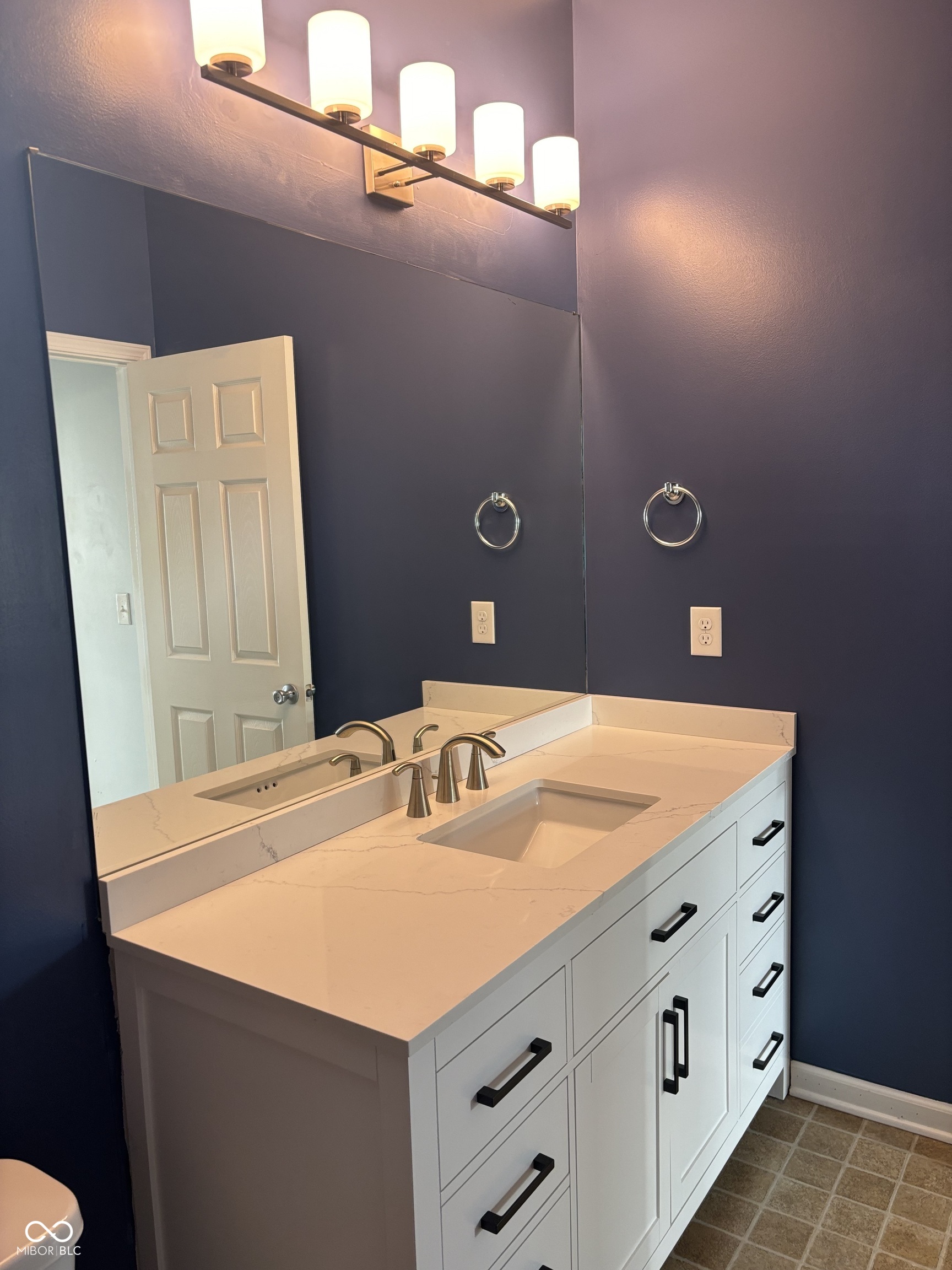 1643 N College Avenue N Unit: 2