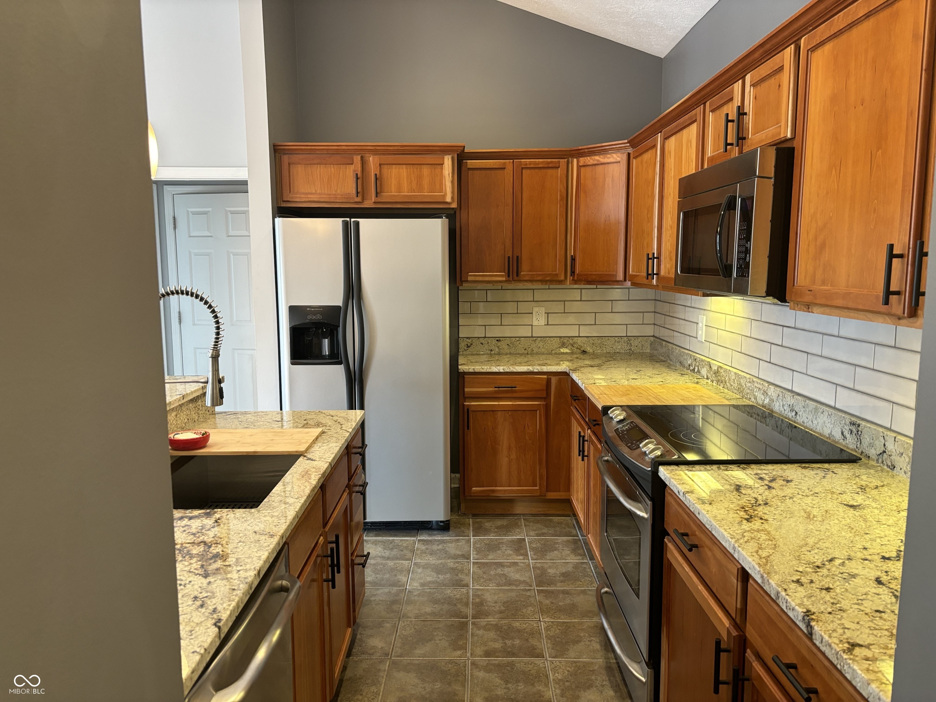 1643 N College Avenue N Unit: 2