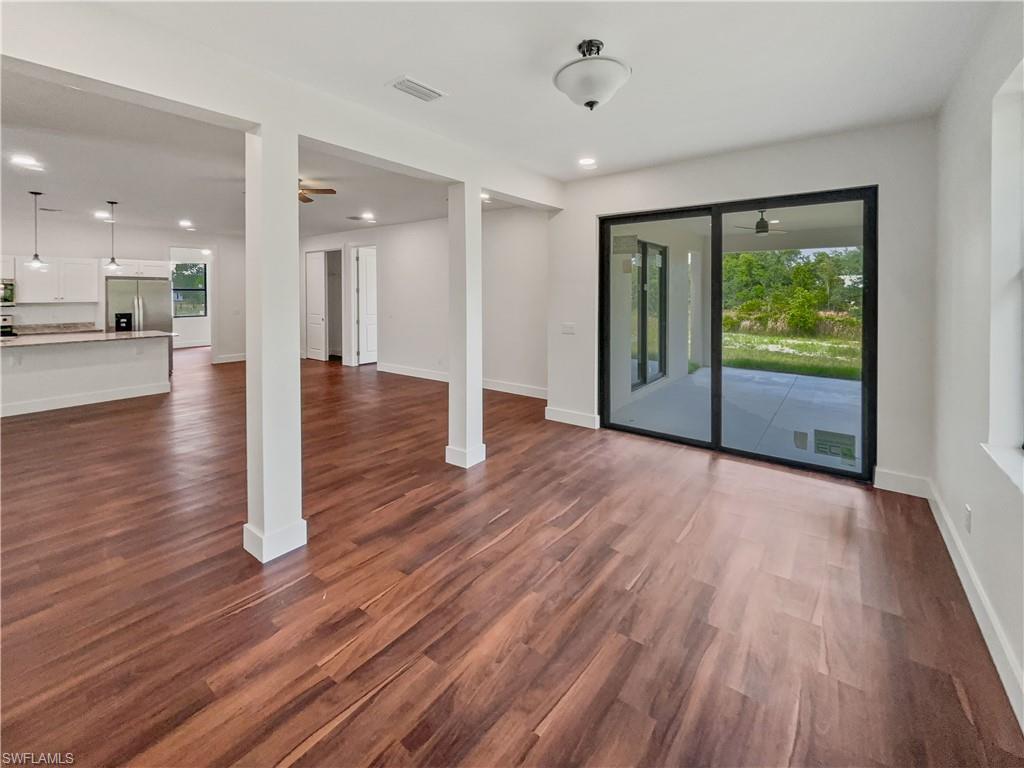 804 Woodridge CIR