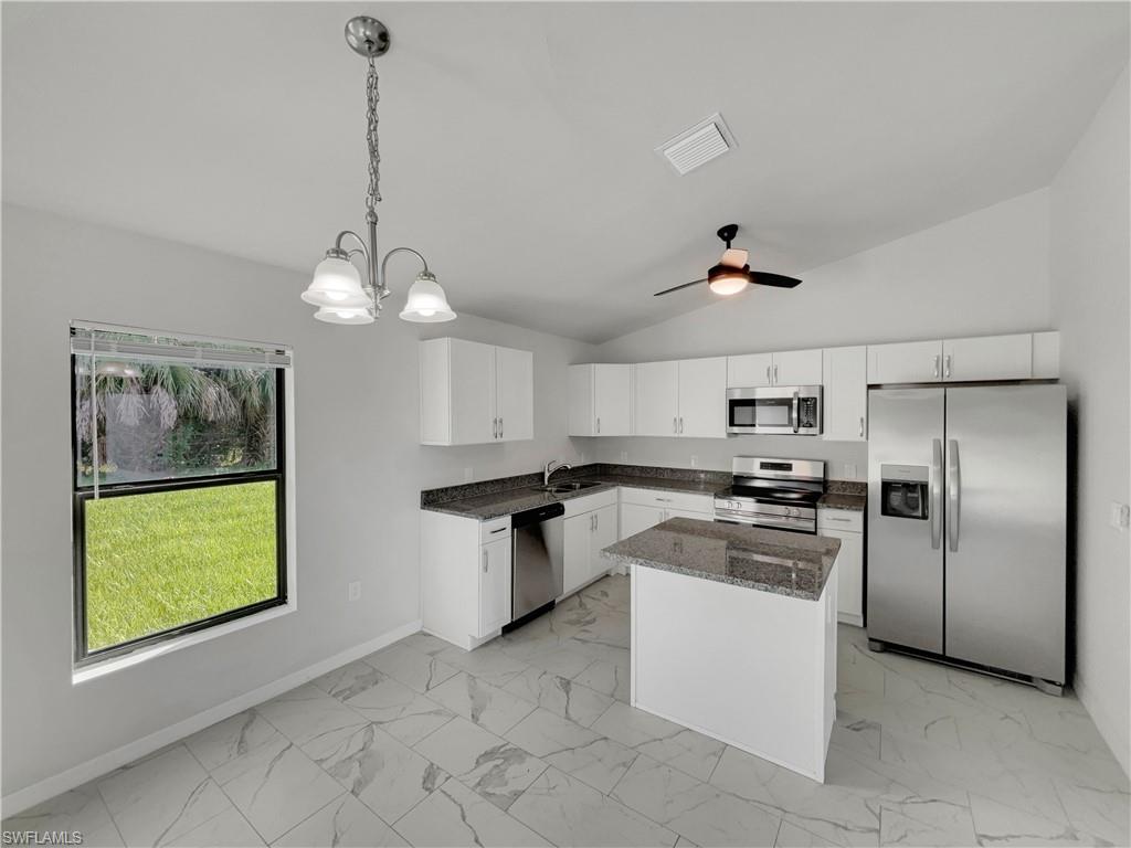 2206 Bolado PKWY