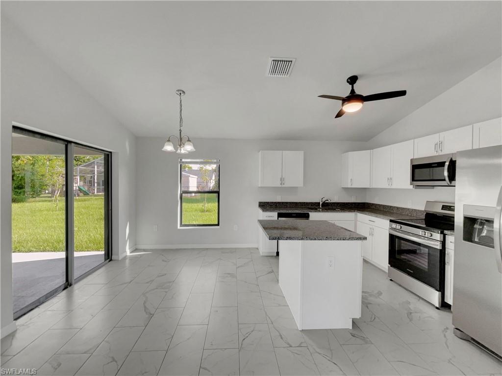 2206 Bolado PKWY