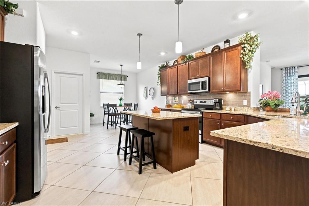 3319 Antilla CT