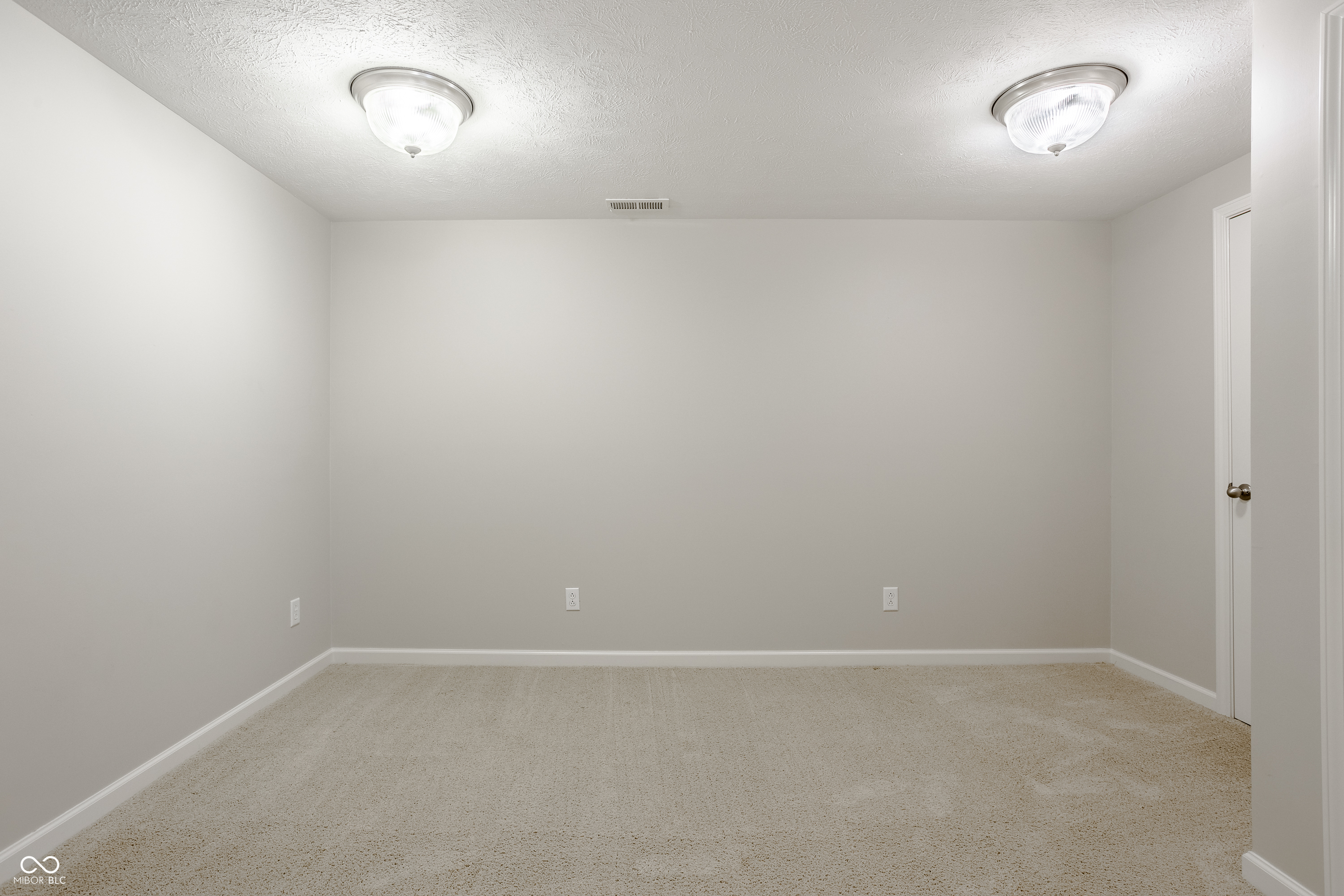 13993 Bigelow Court