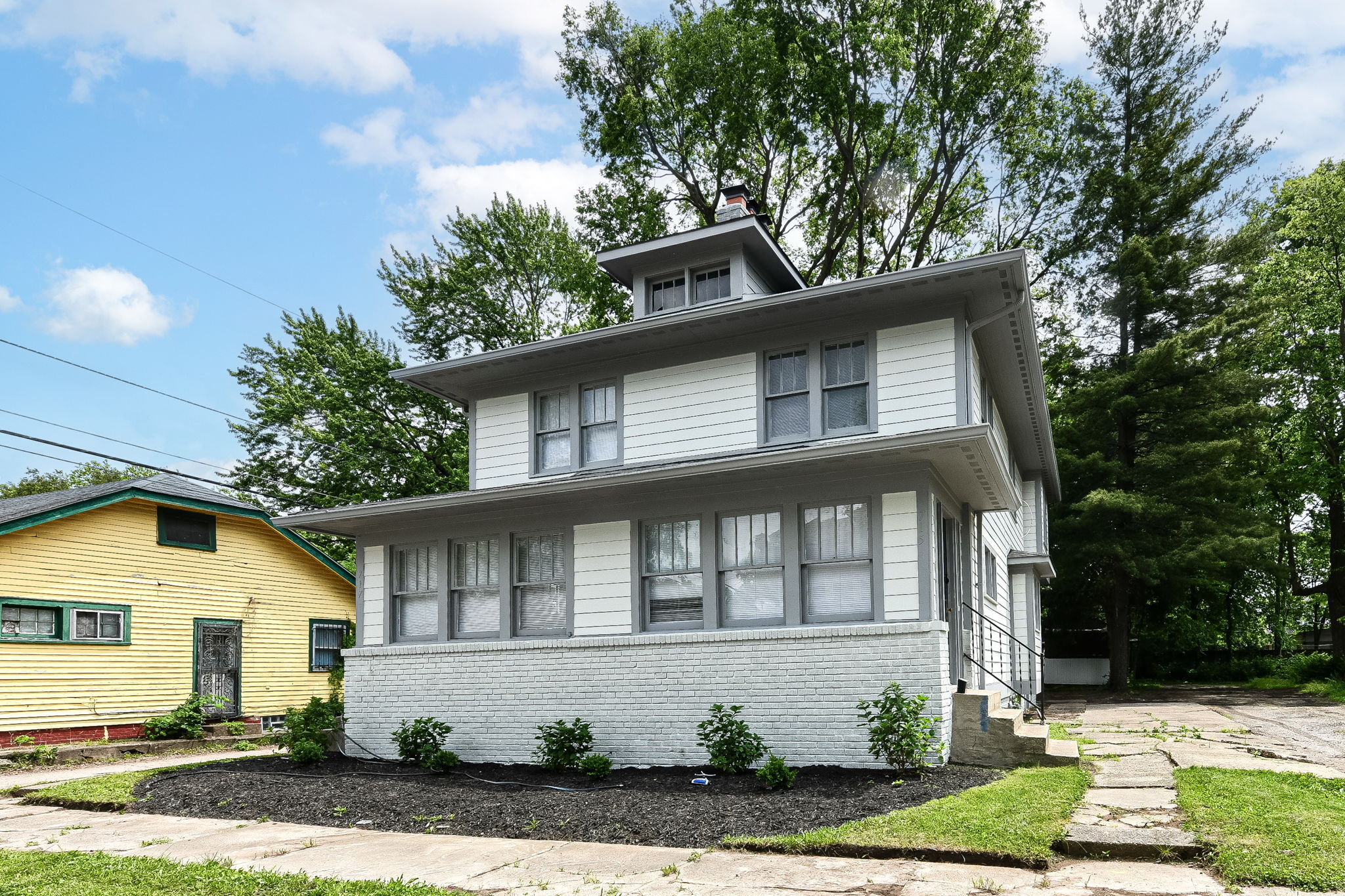 715 E 48th Street