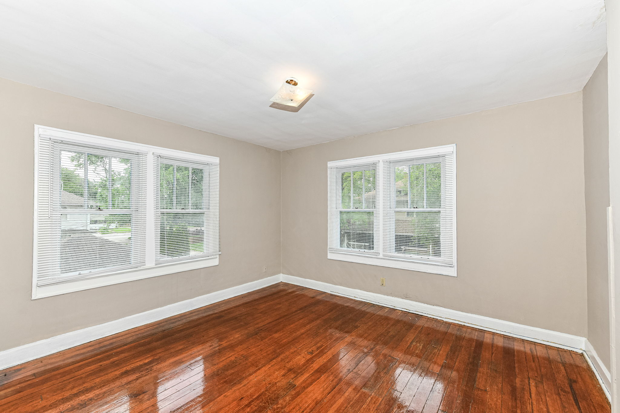 715 E 48th Street