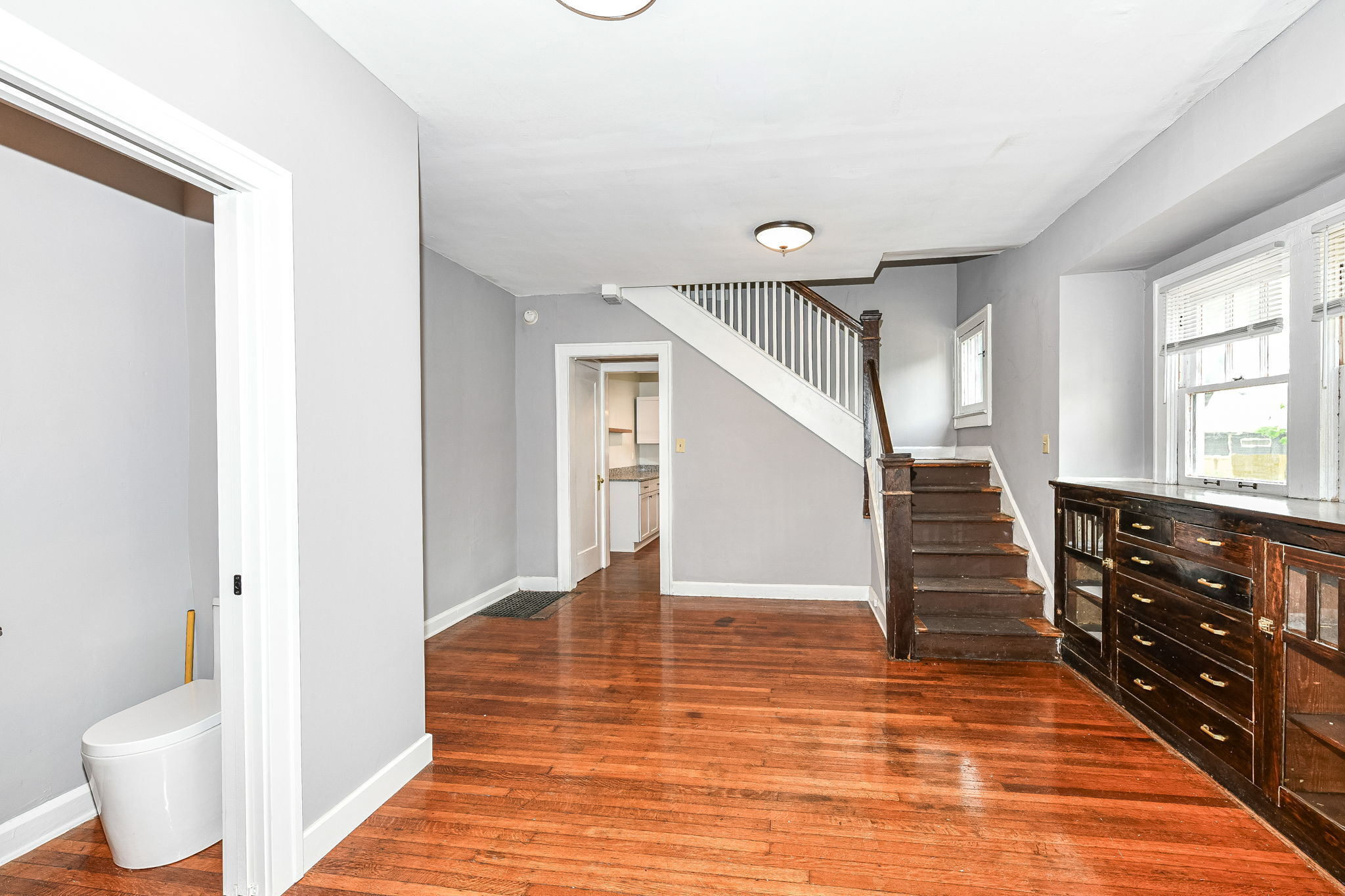 715 E 48th Street