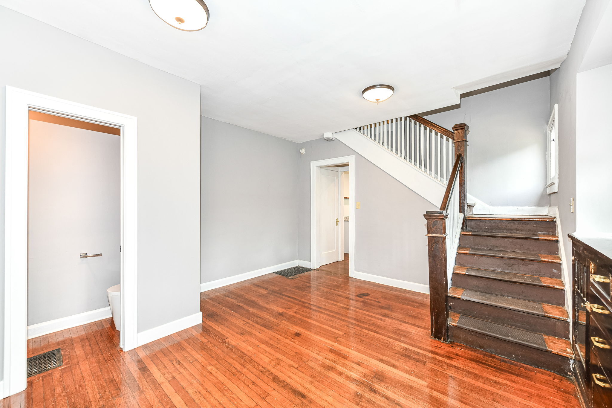 715 E 48th Street