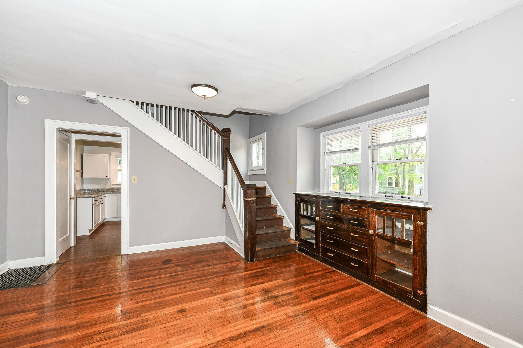 715 E 48th Street
