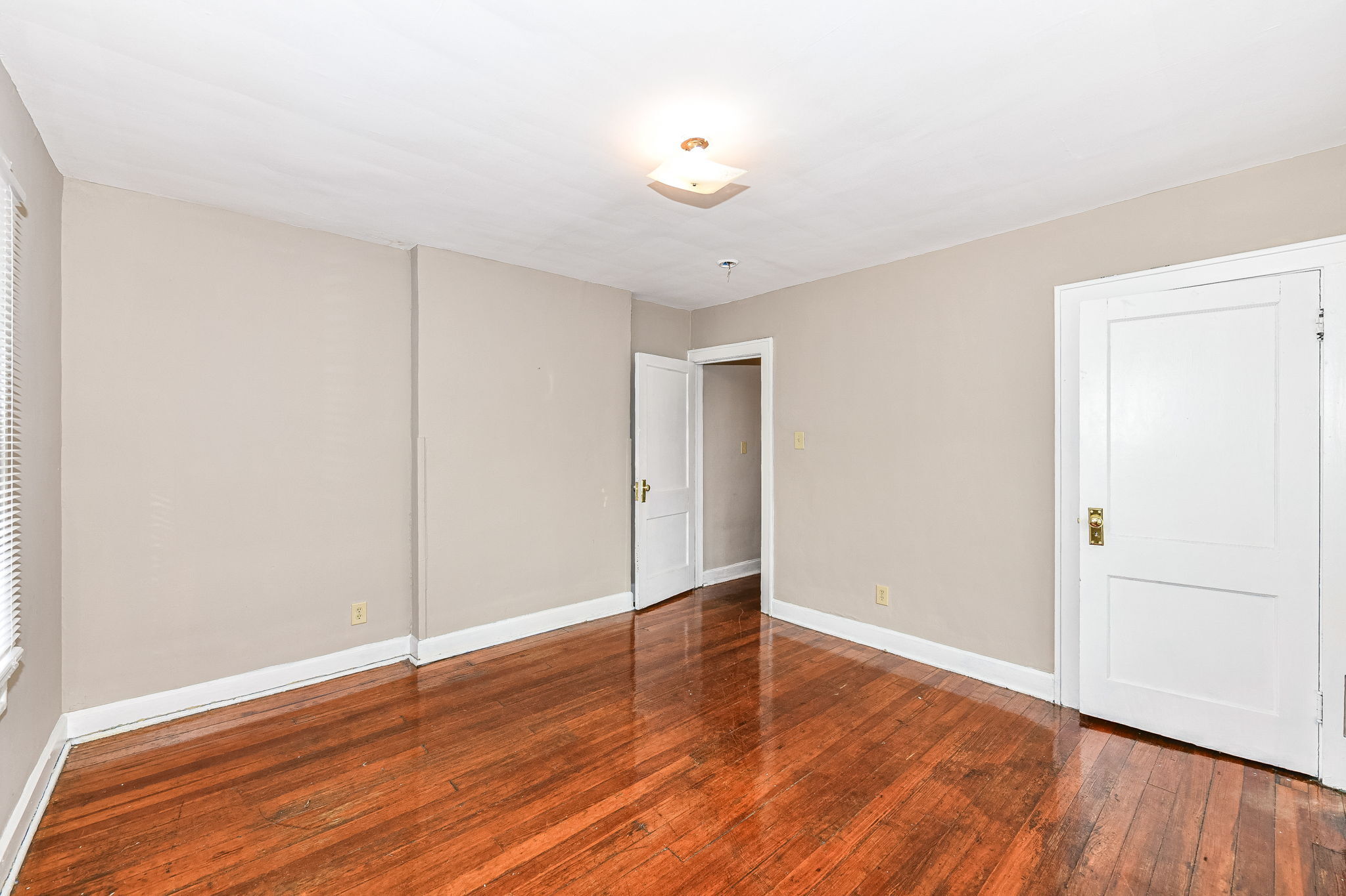 715 E 48th Street