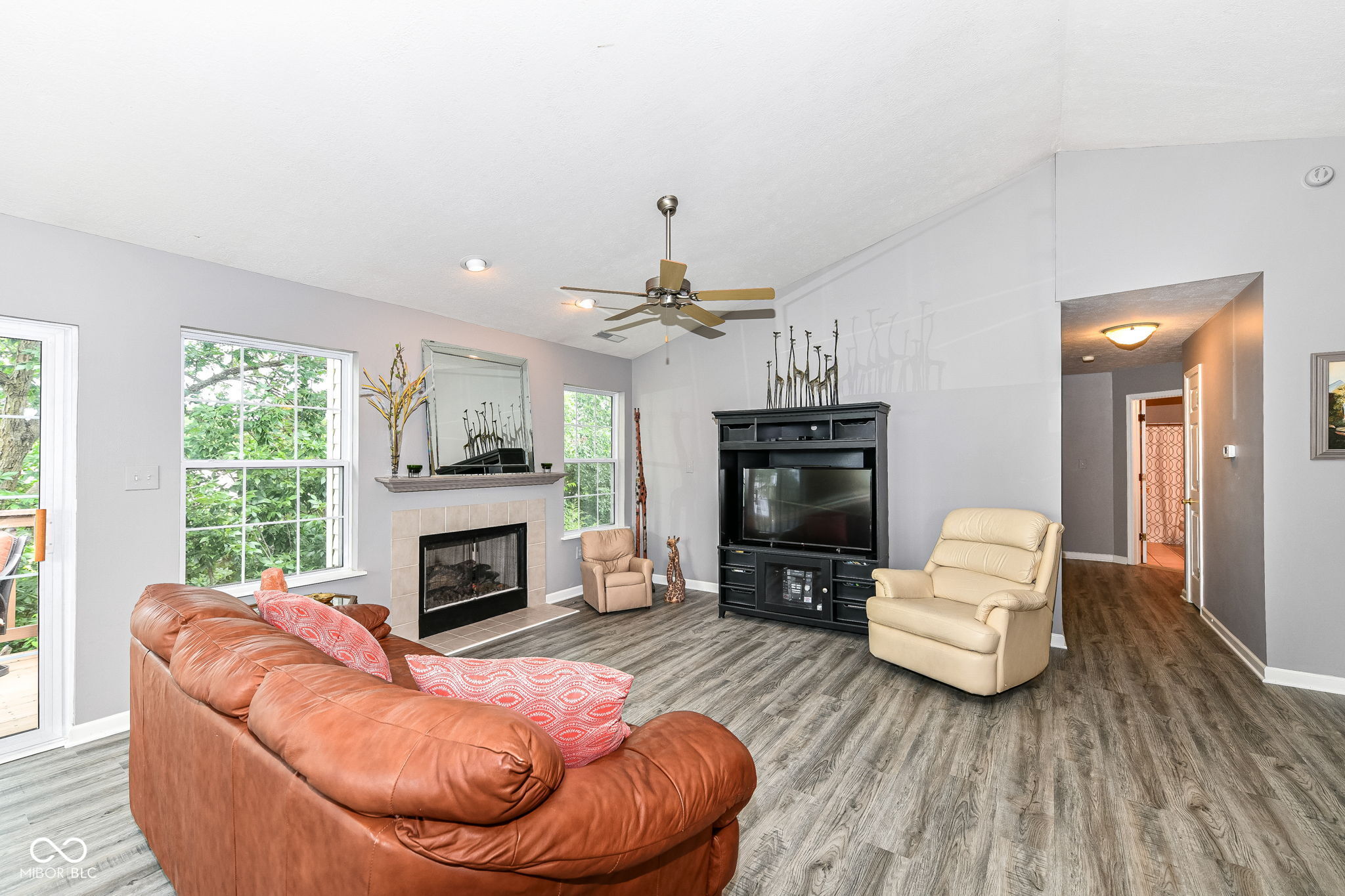 9558 Meeting Street