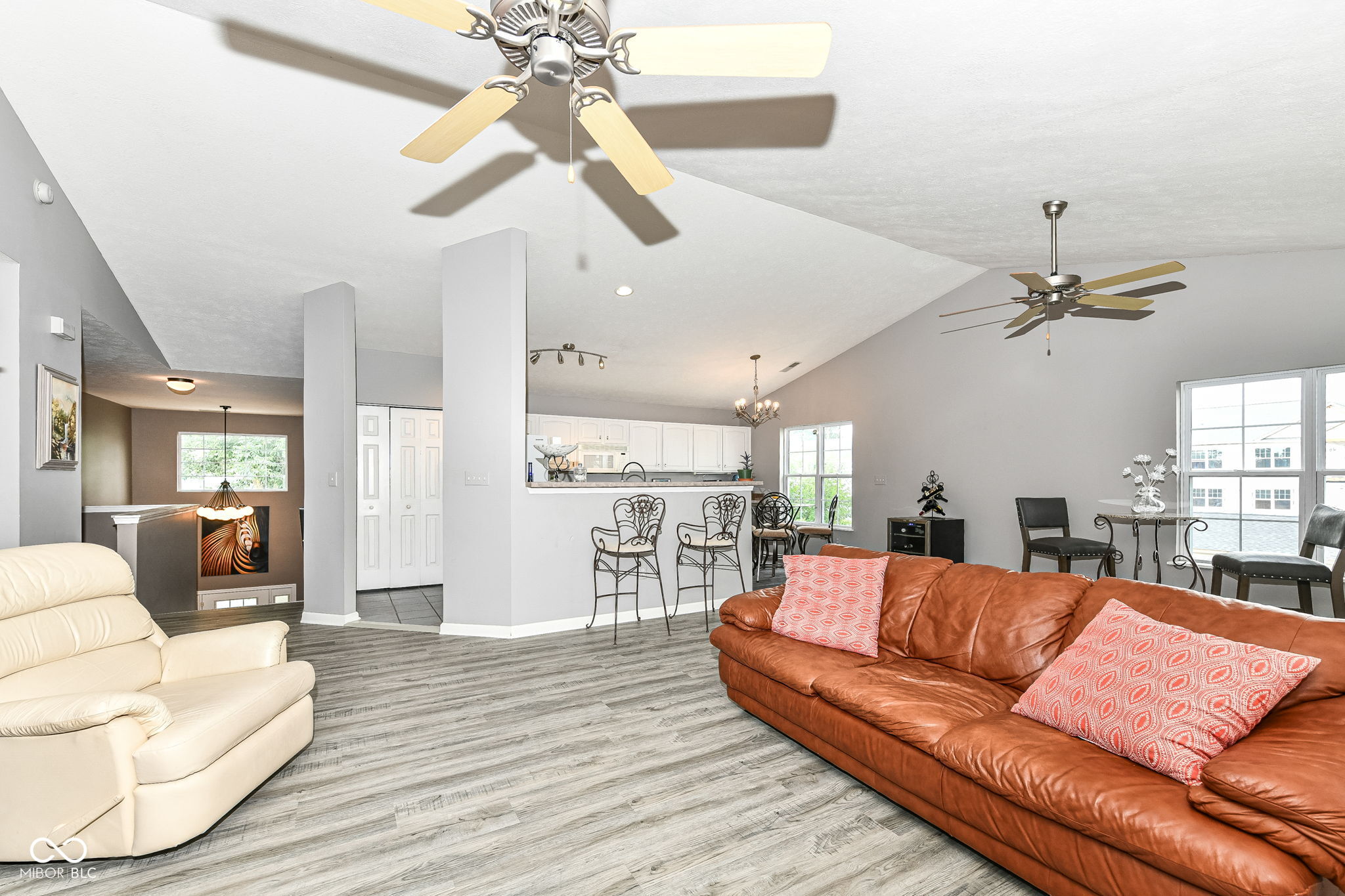 9558 Meeting Street