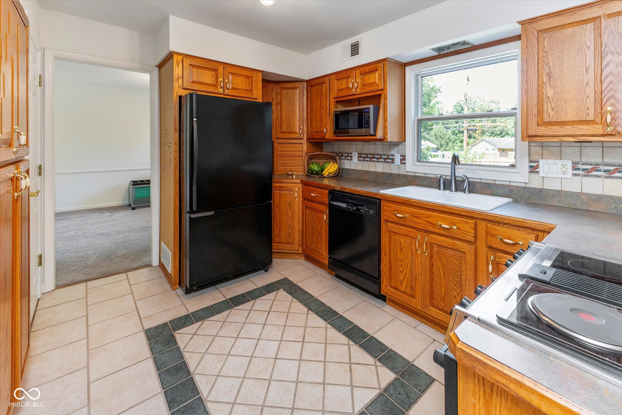 140 Kenwood Court