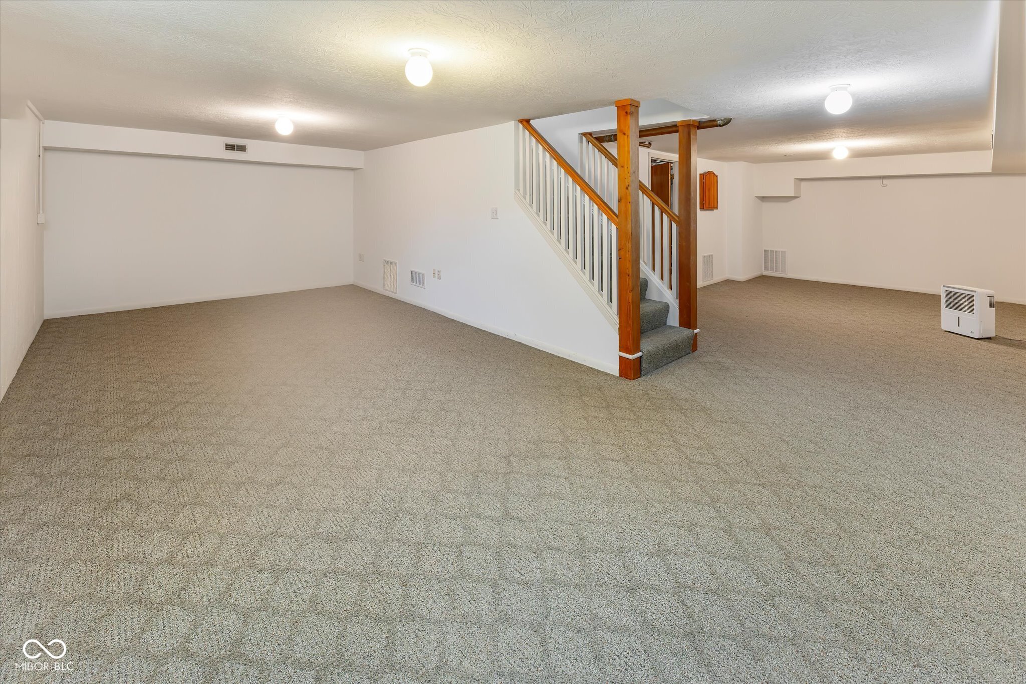 140 Kenwood Court