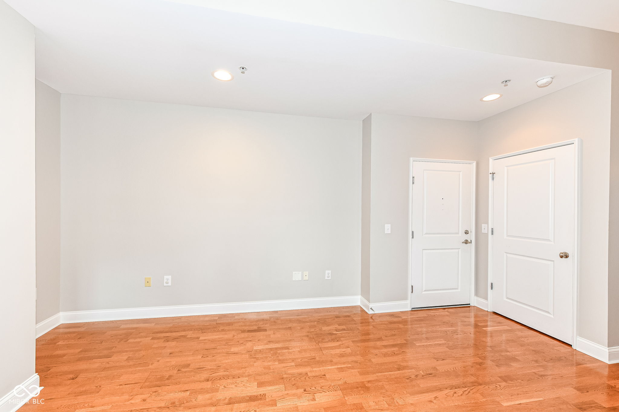450 E Ohio Street Unit: 307