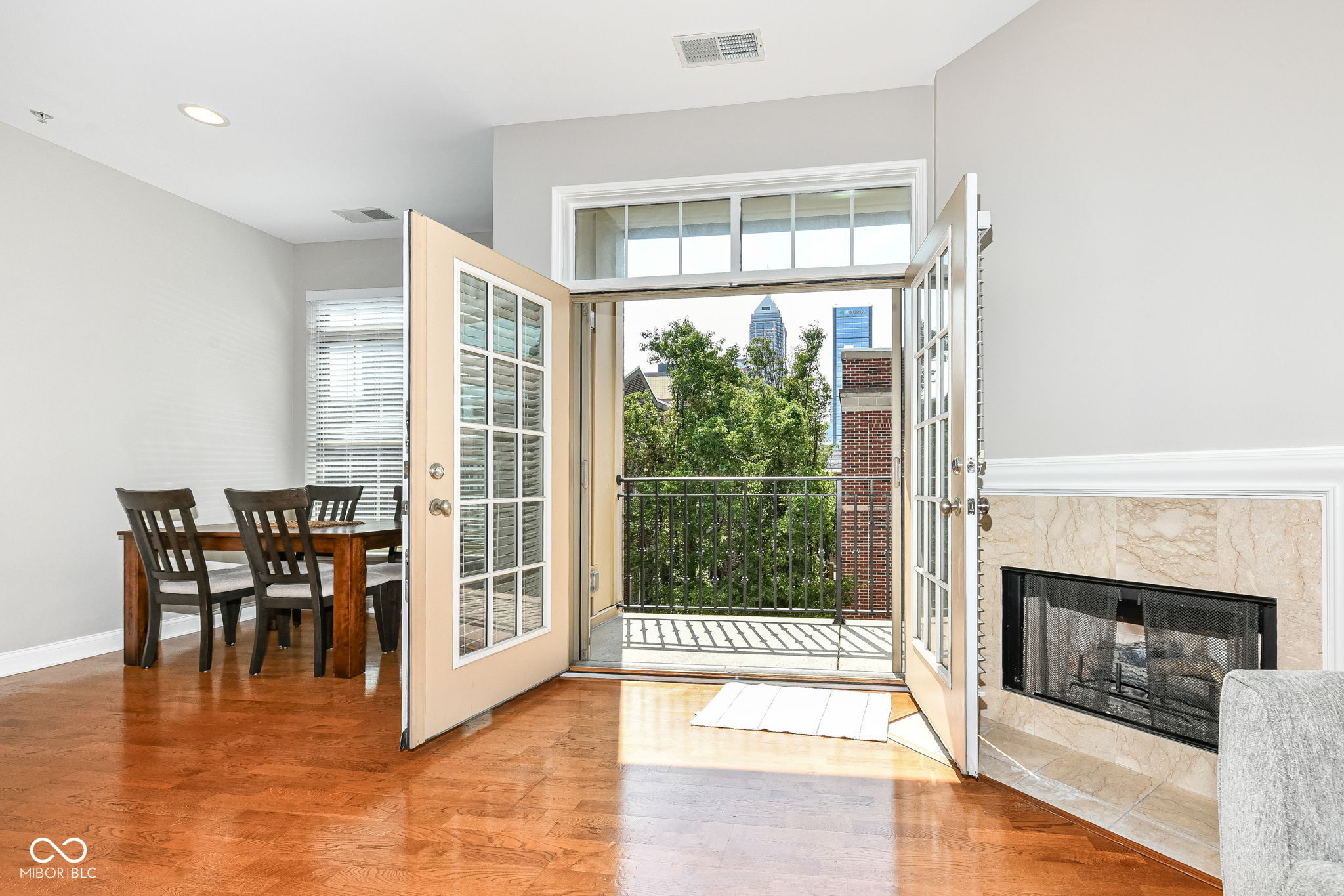 450 E Ohio Street Unit: 307