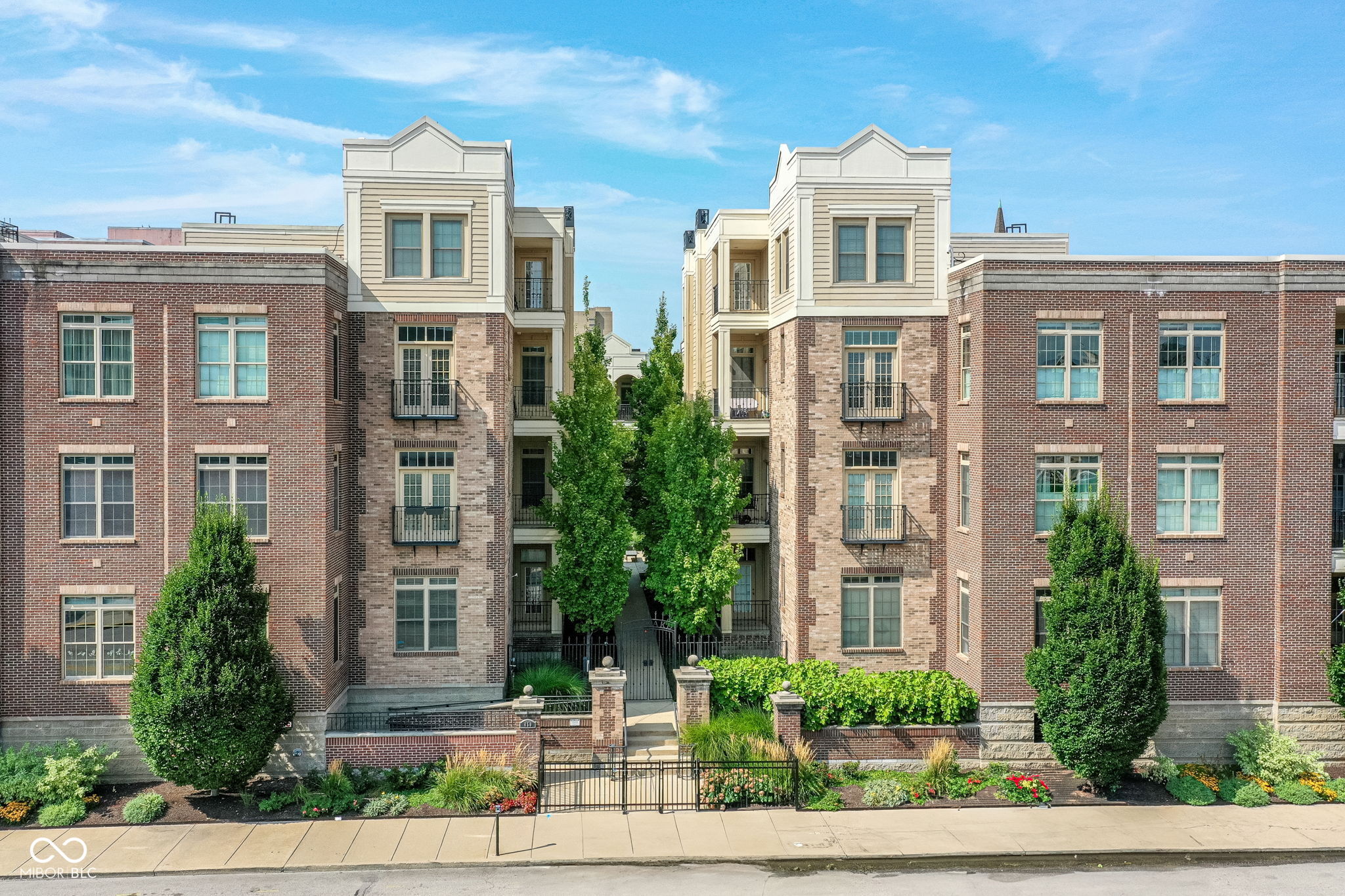 450 E Ohio Street Unit: 307