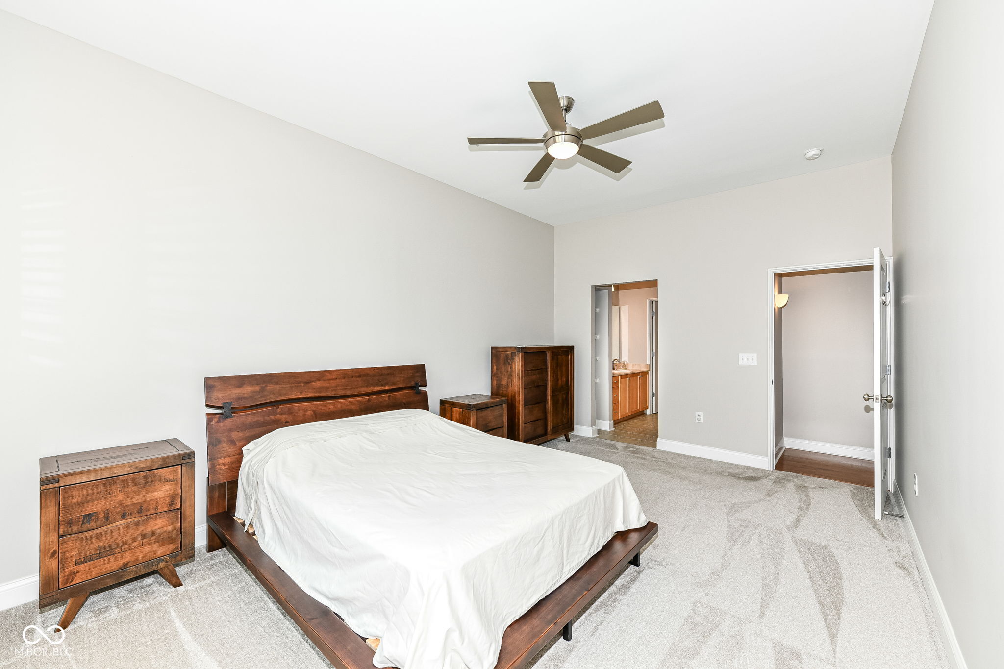 450 E Ohio Street Unit: 307