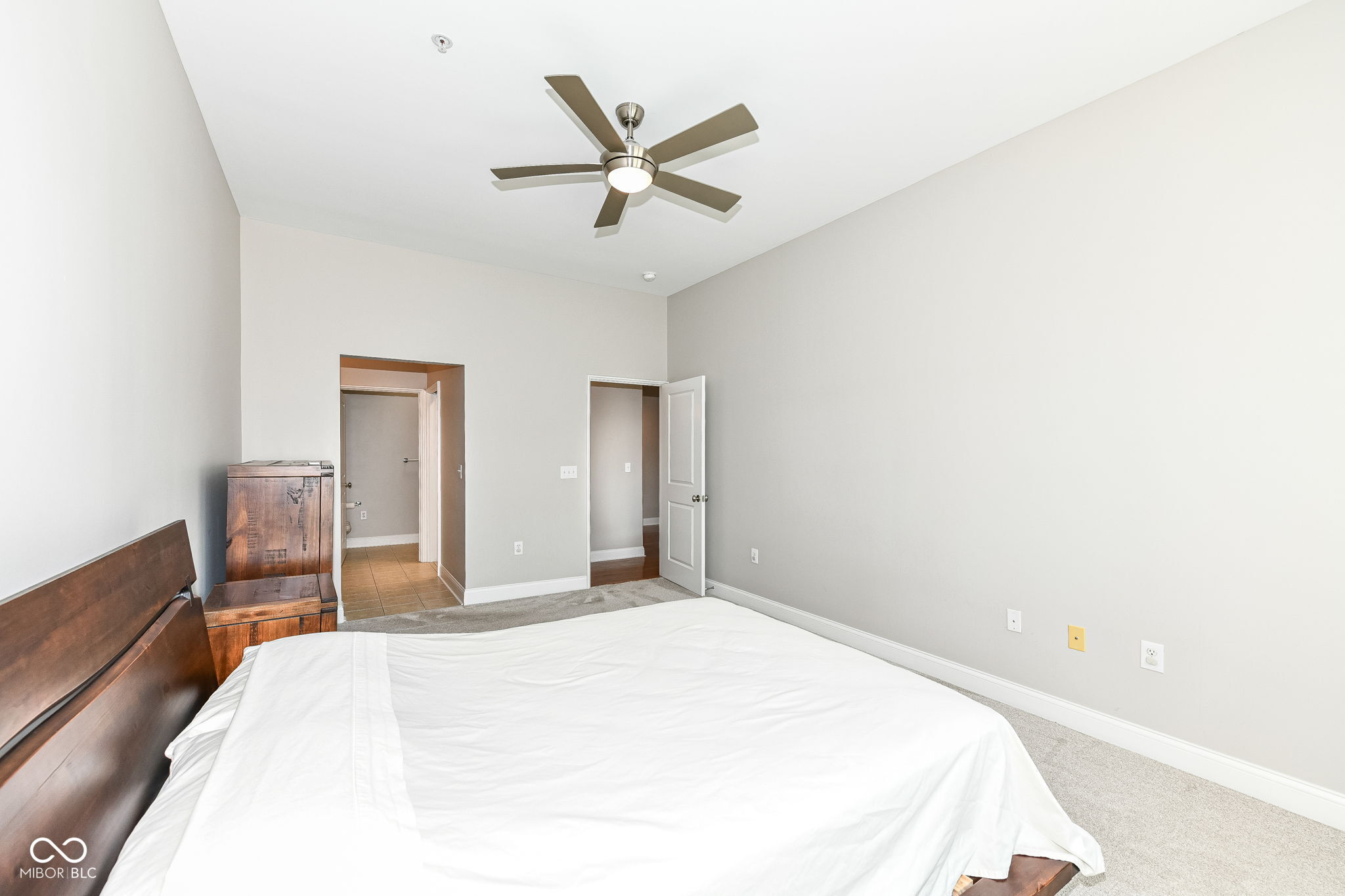 450 E Ohio Street Unit: 307