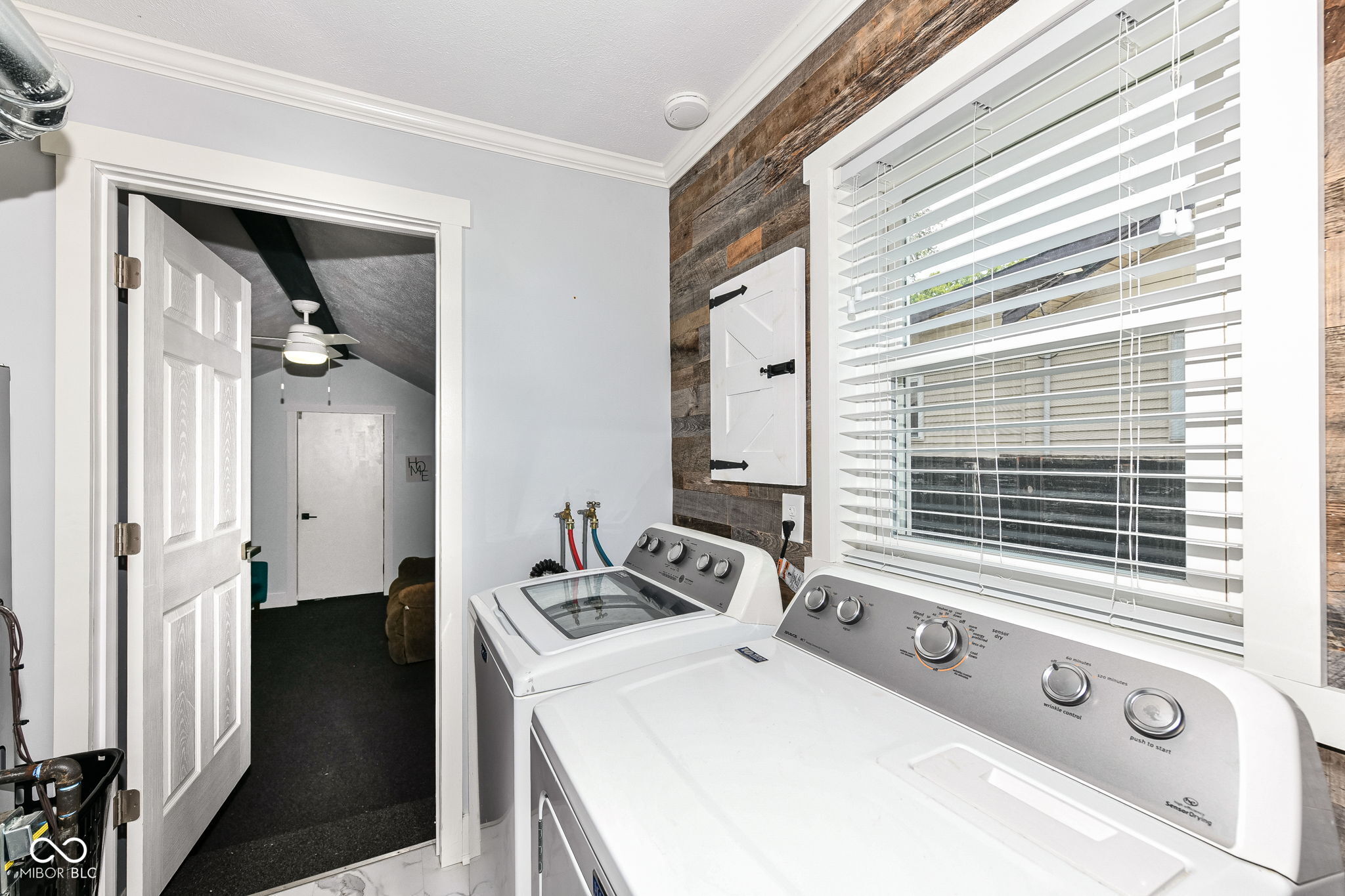 225 W Garden Street