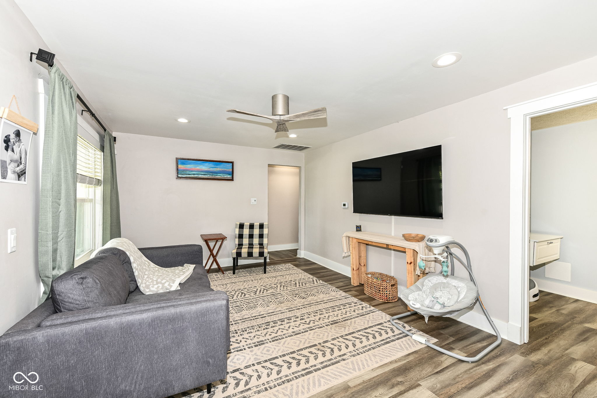 225 W Garden Street