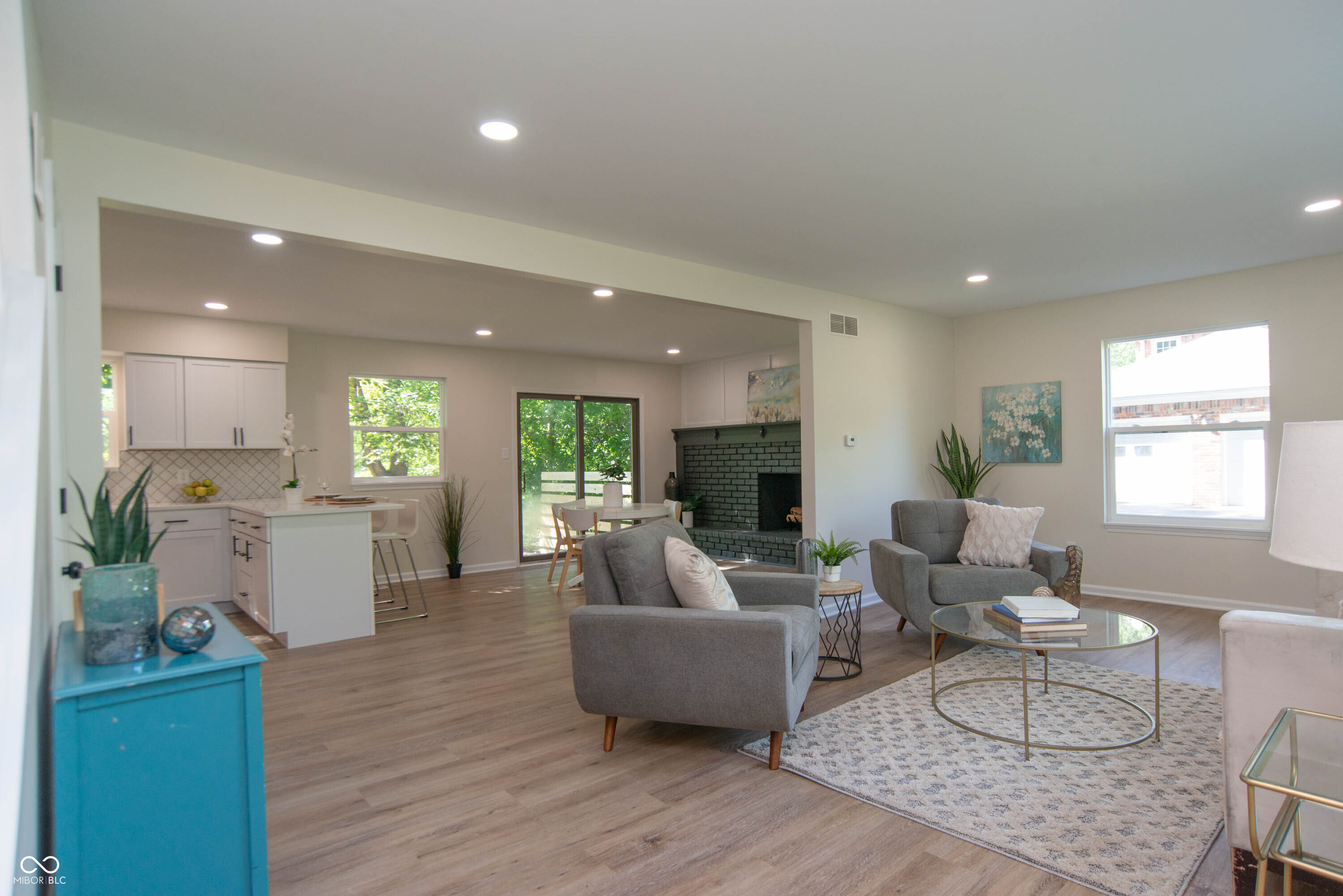 5454 Hawthorne Drive