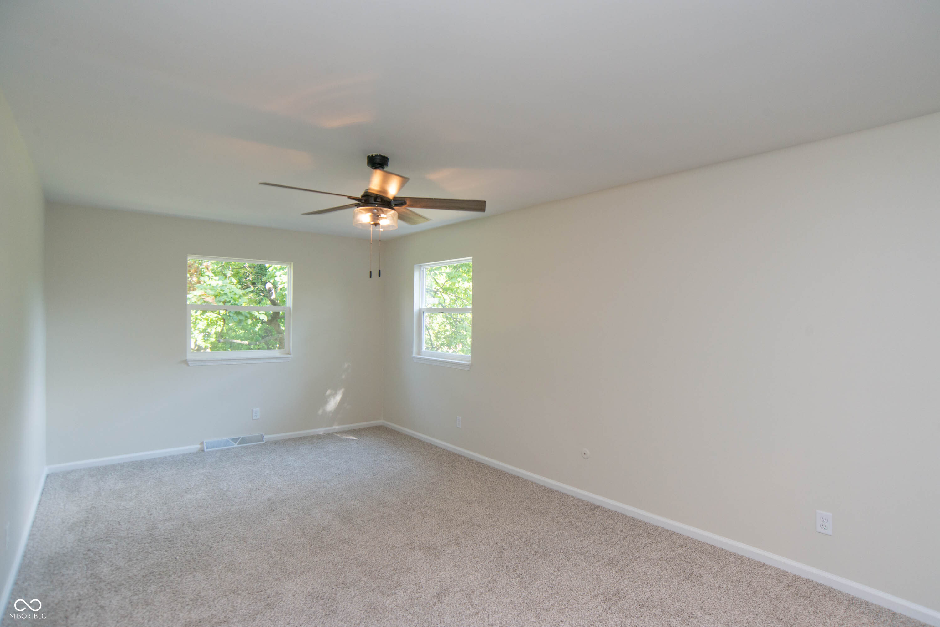 5454 Hawthorne Drive