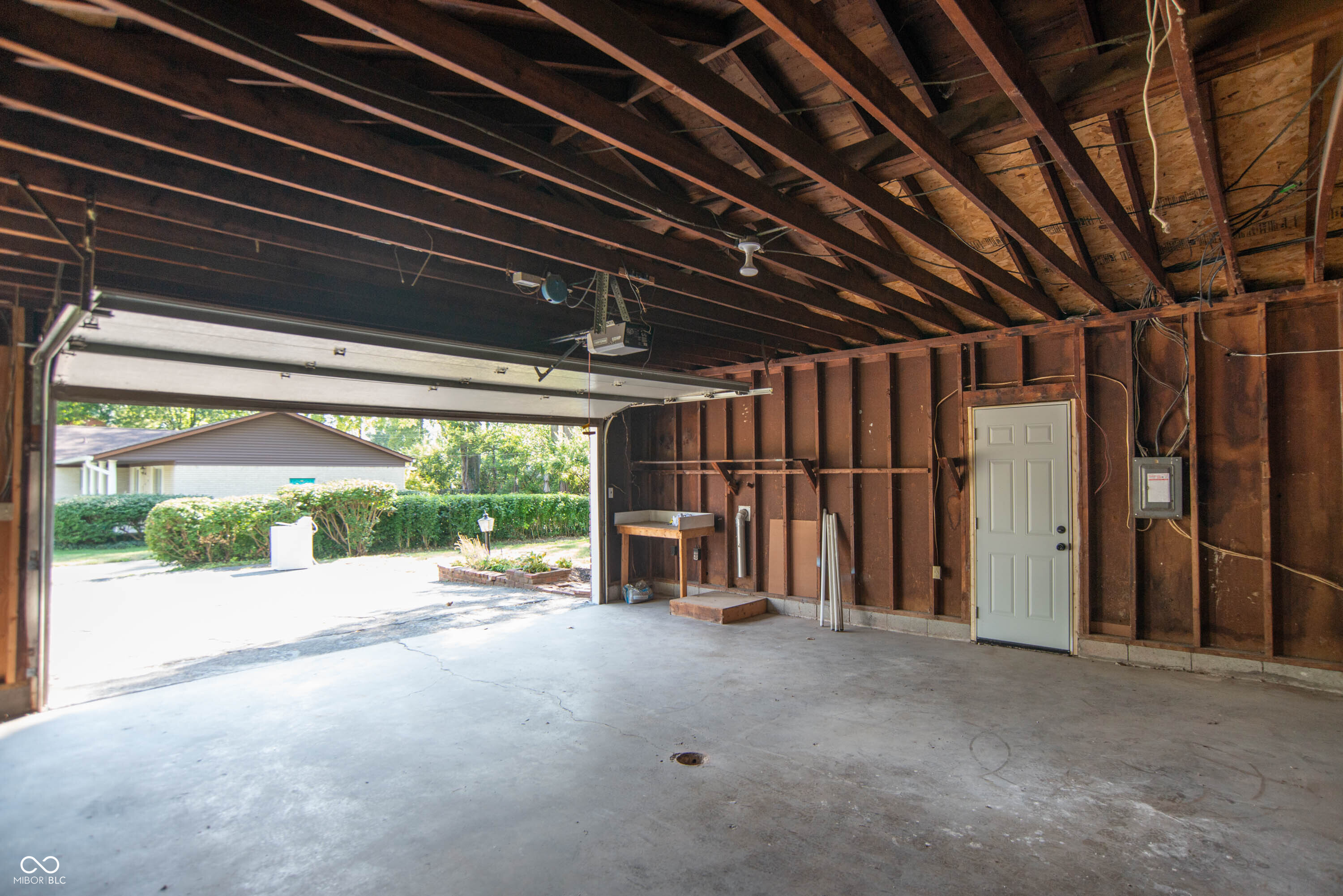 5454 Hawthorne Drive