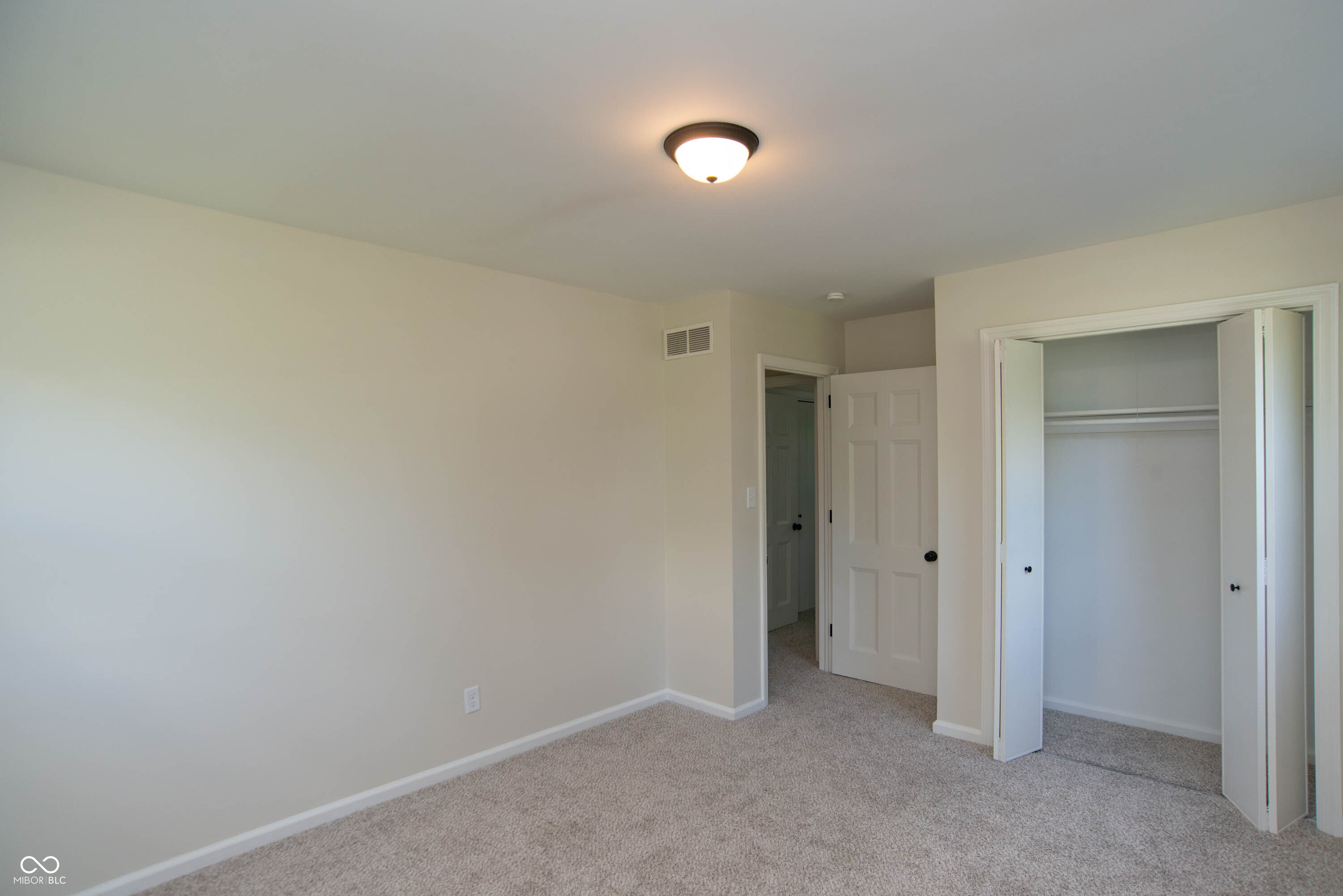 5454 Hawthorne Drive