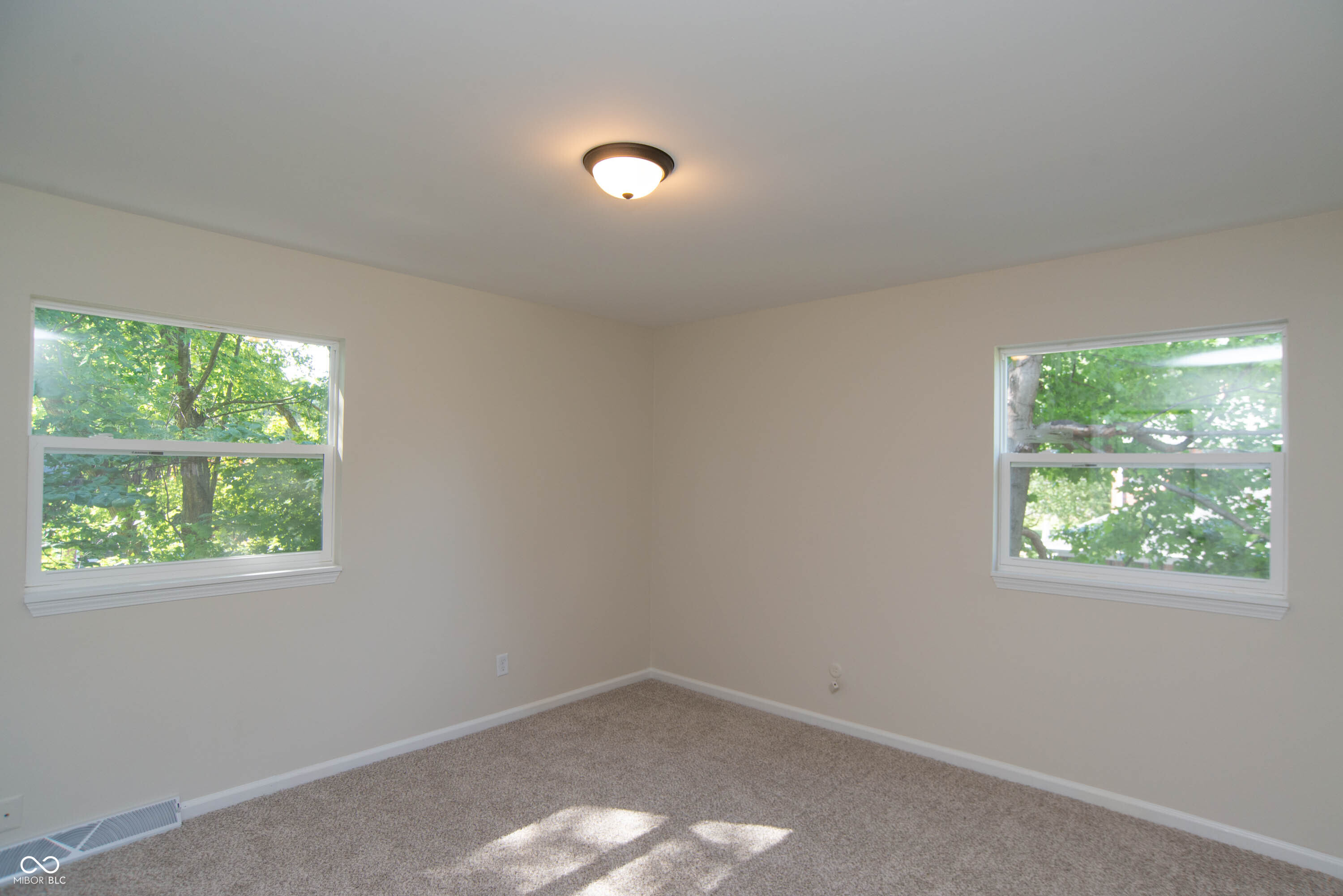 5454 Hawthorne Drive