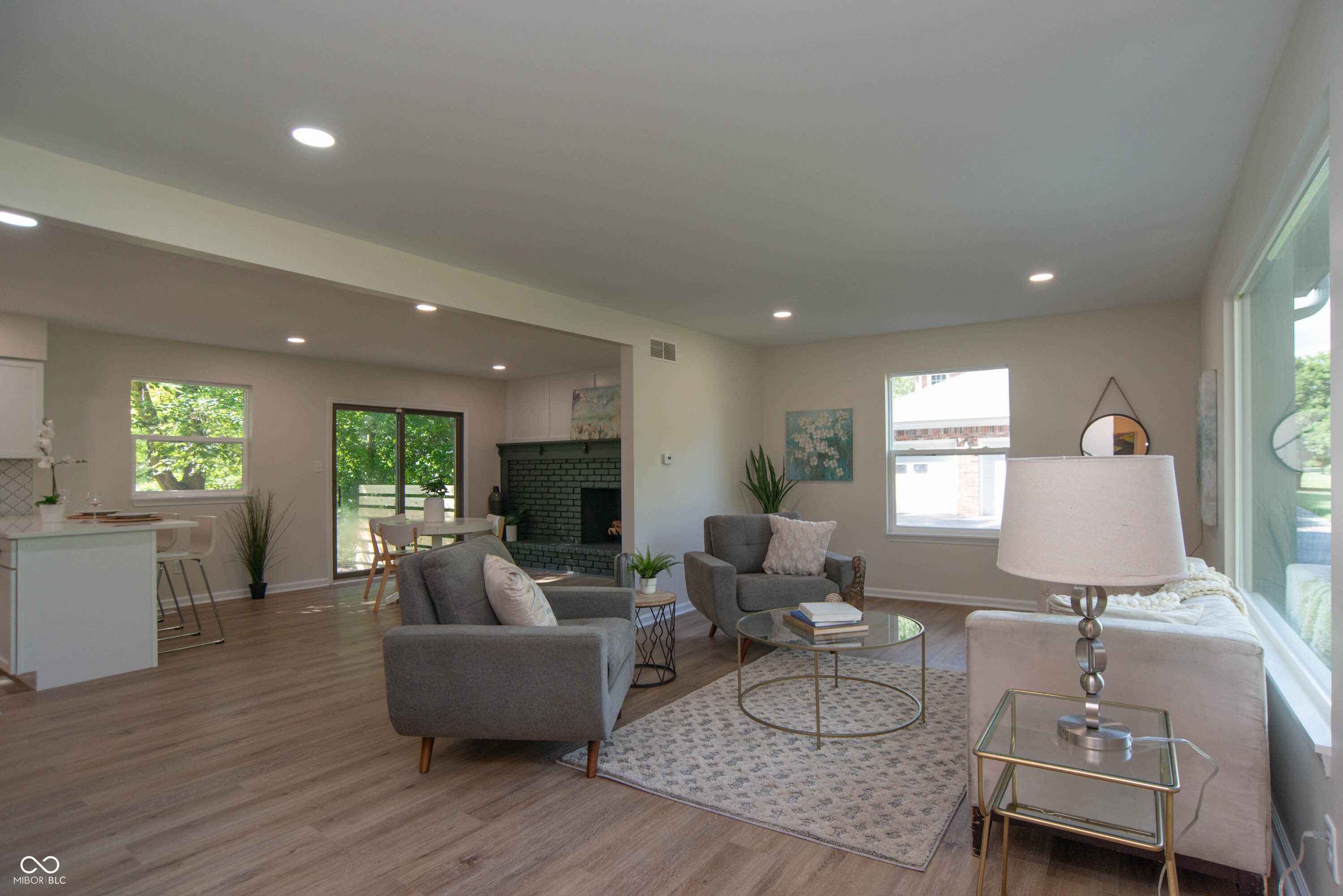 5454 Hawthorne Drive
