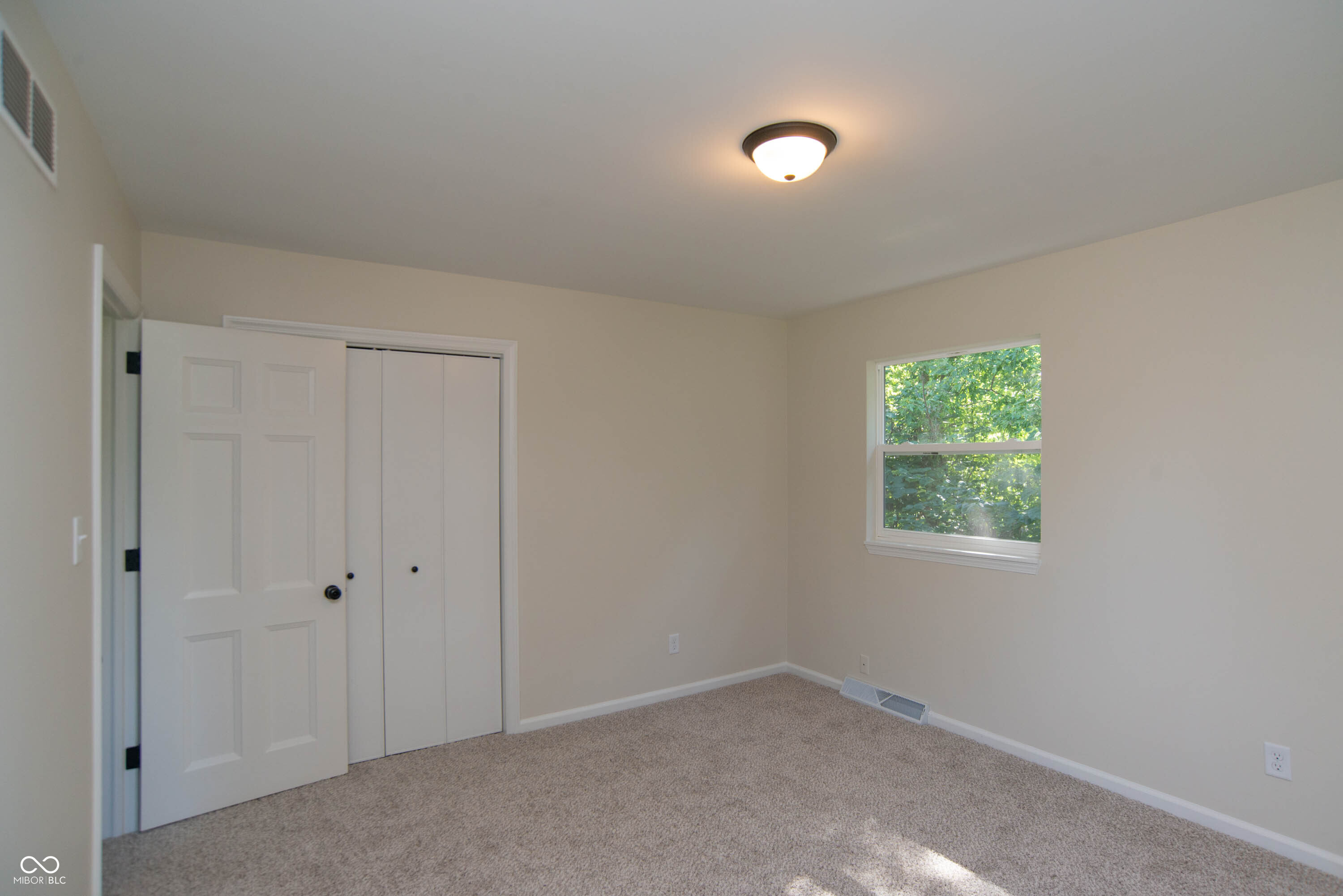 5454 Hawthorne Drive