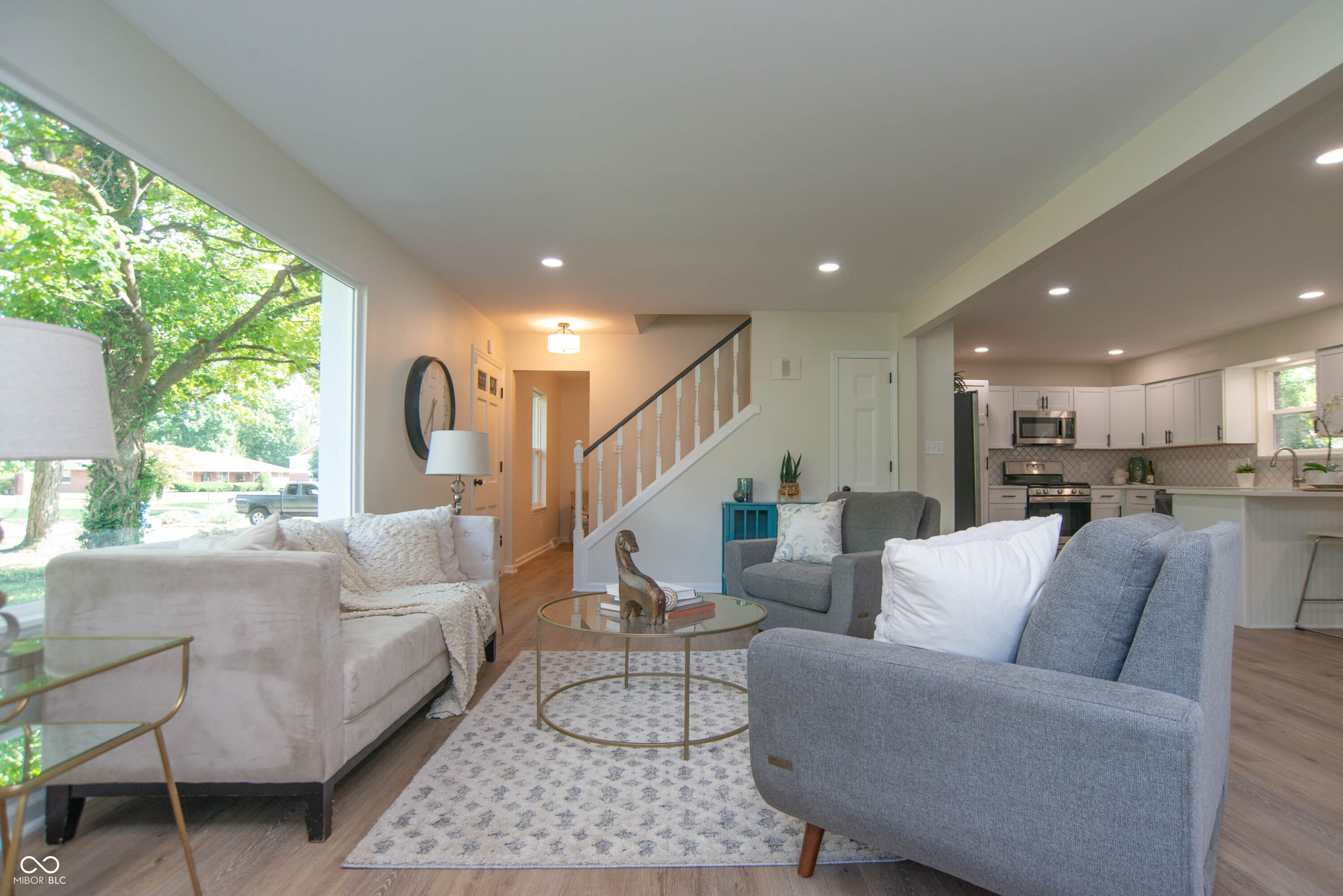 5454 Hawthorne Drive