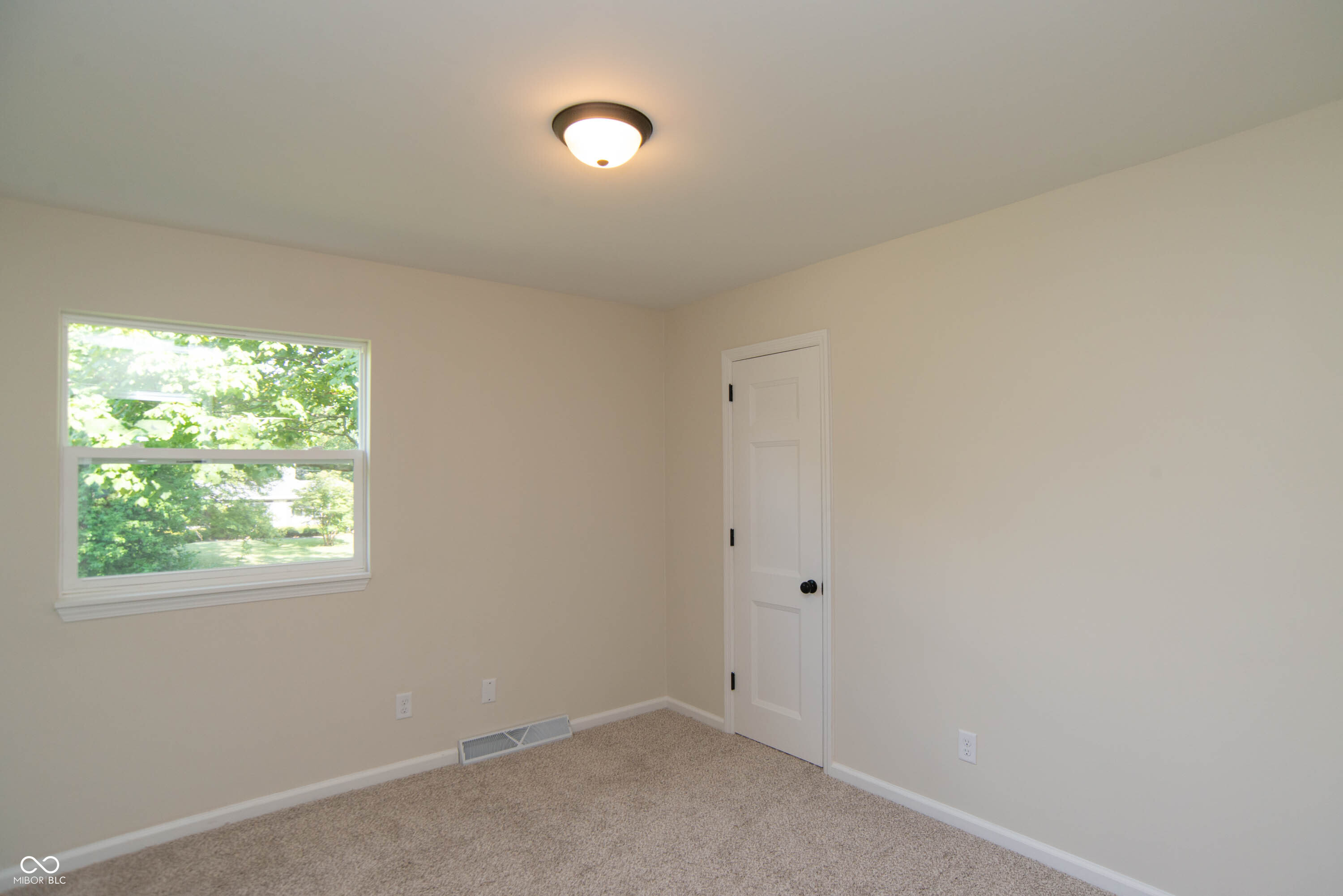 5454 Hawthorne Drive