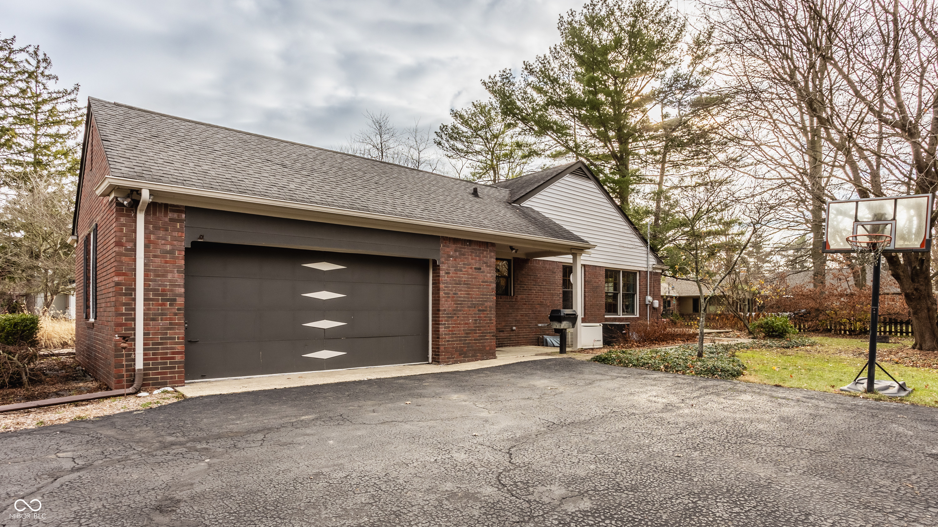 1055 Collingwood Drive