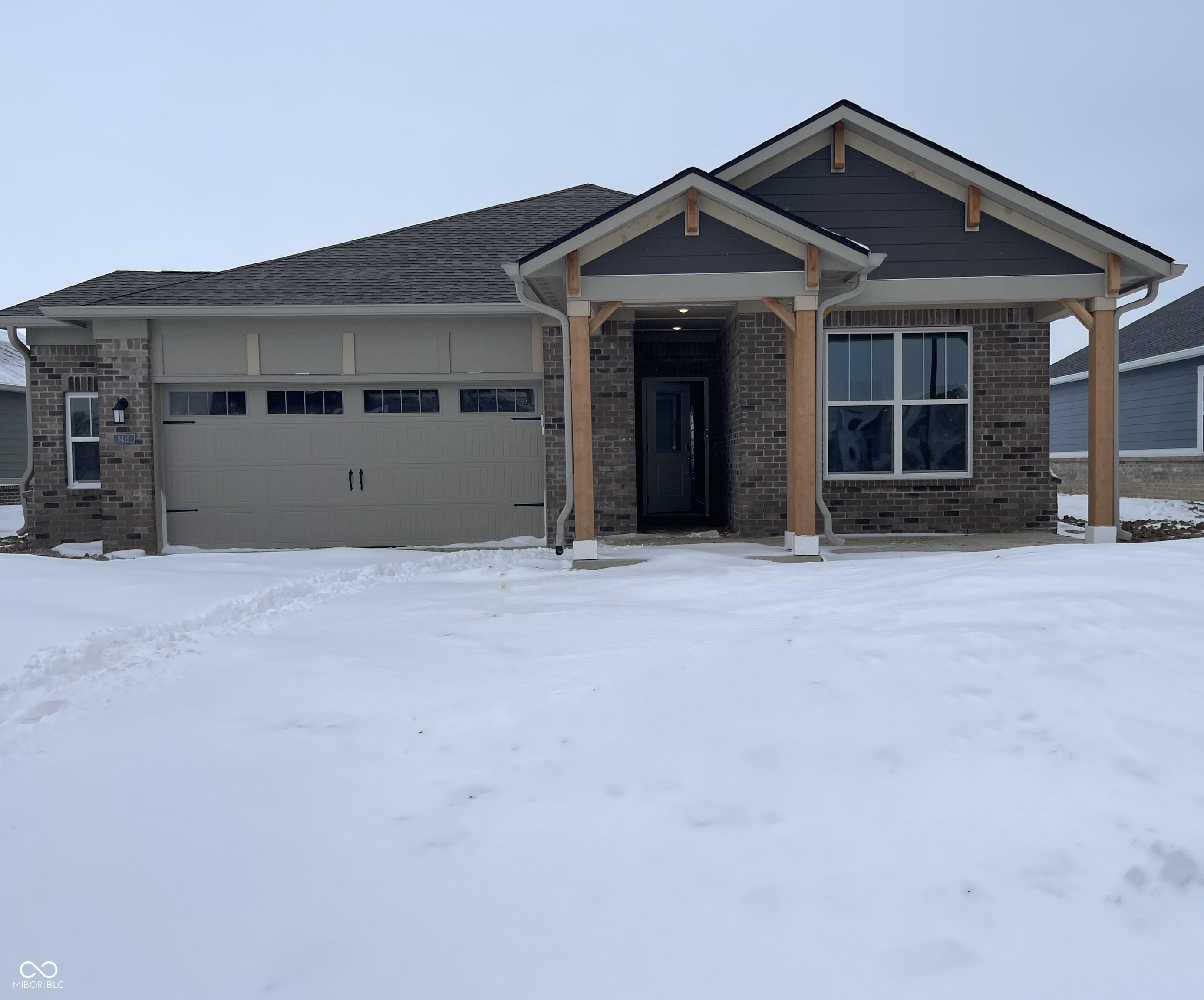 5415 W Glenview Drive