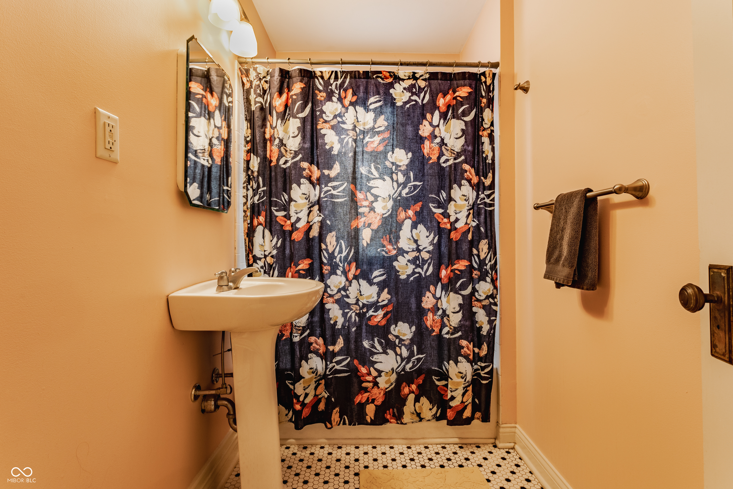 5347 N College Avenue Unit: 308