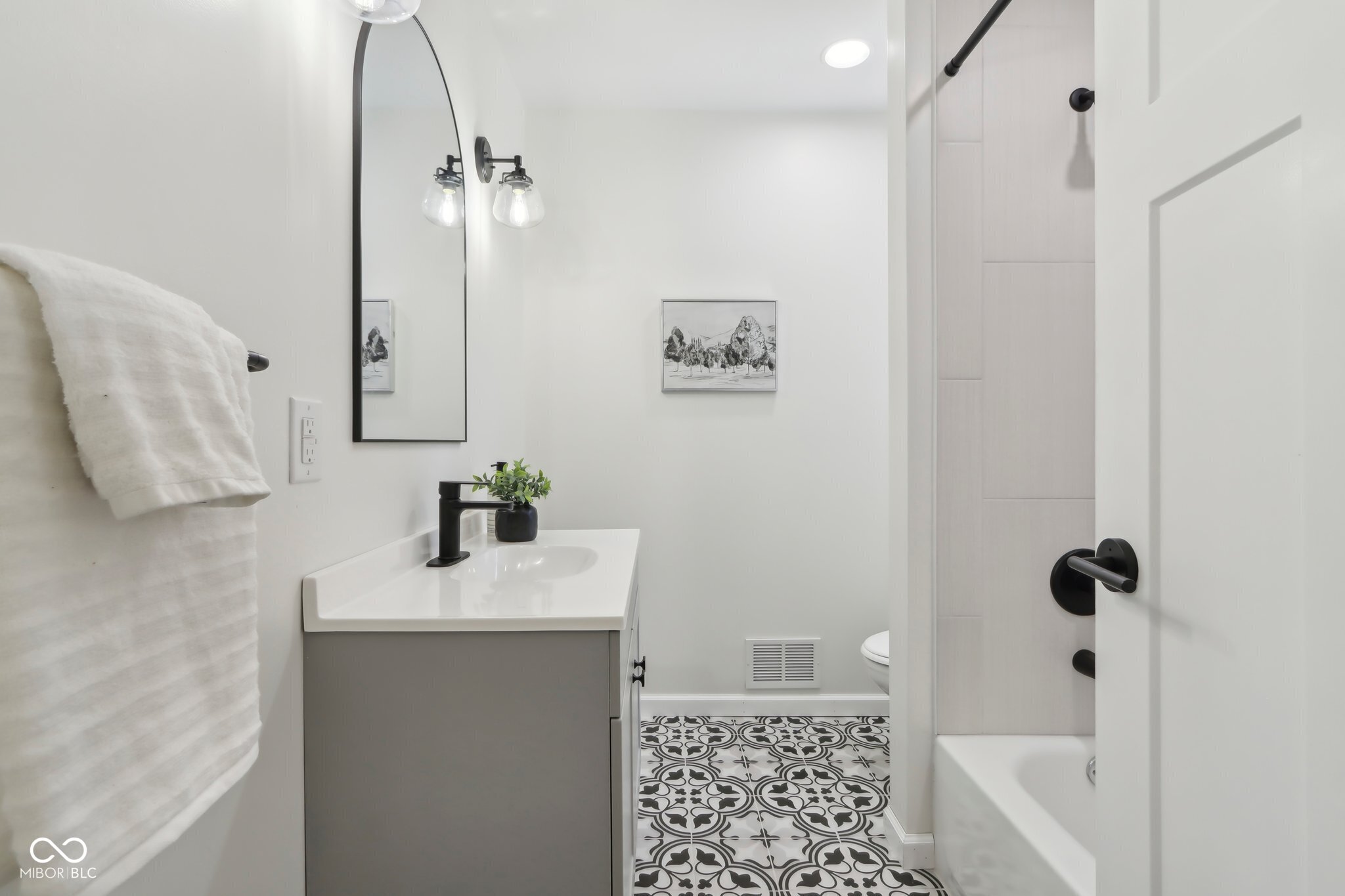 405 W 73rd Street