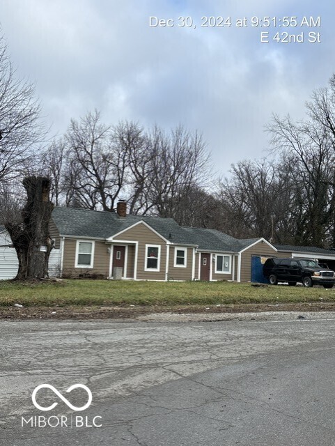 3302 E 42nd Street