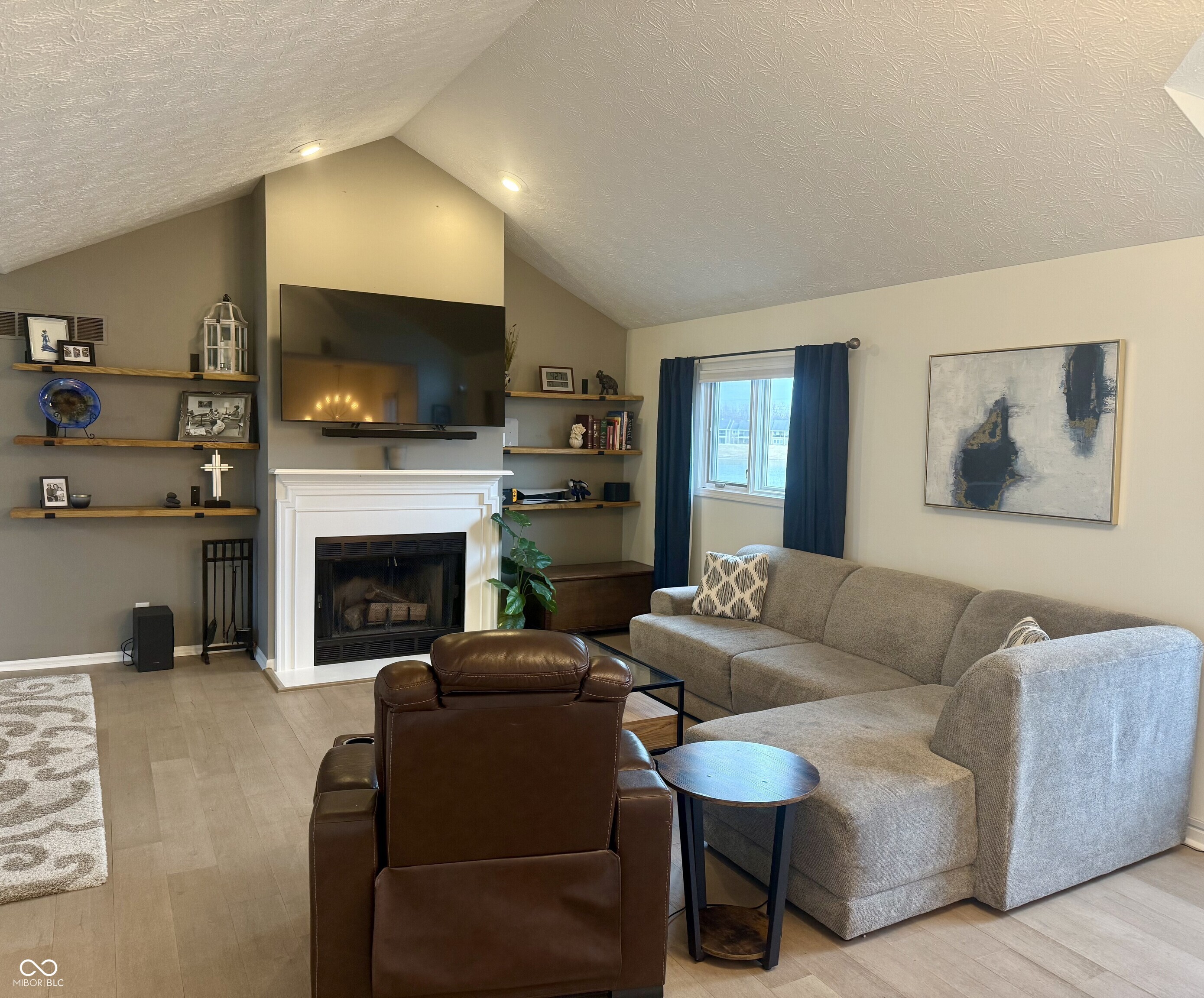 7653 River Road