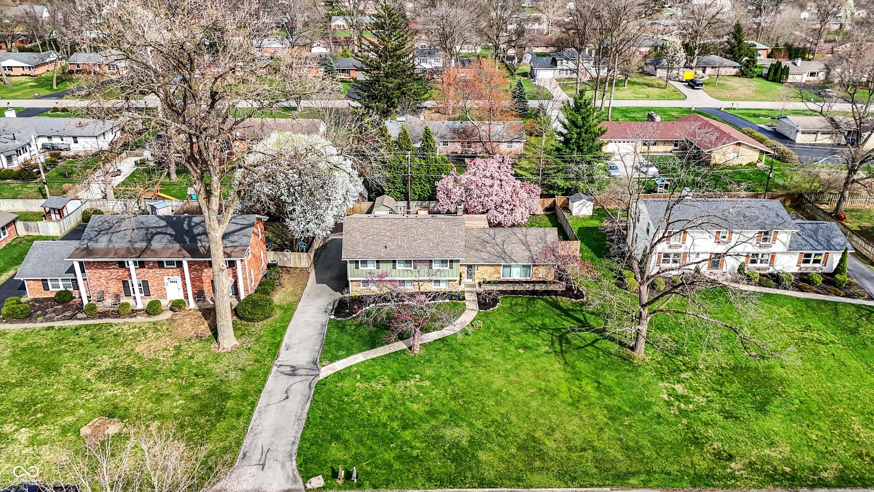 6377 Green Leaves Road