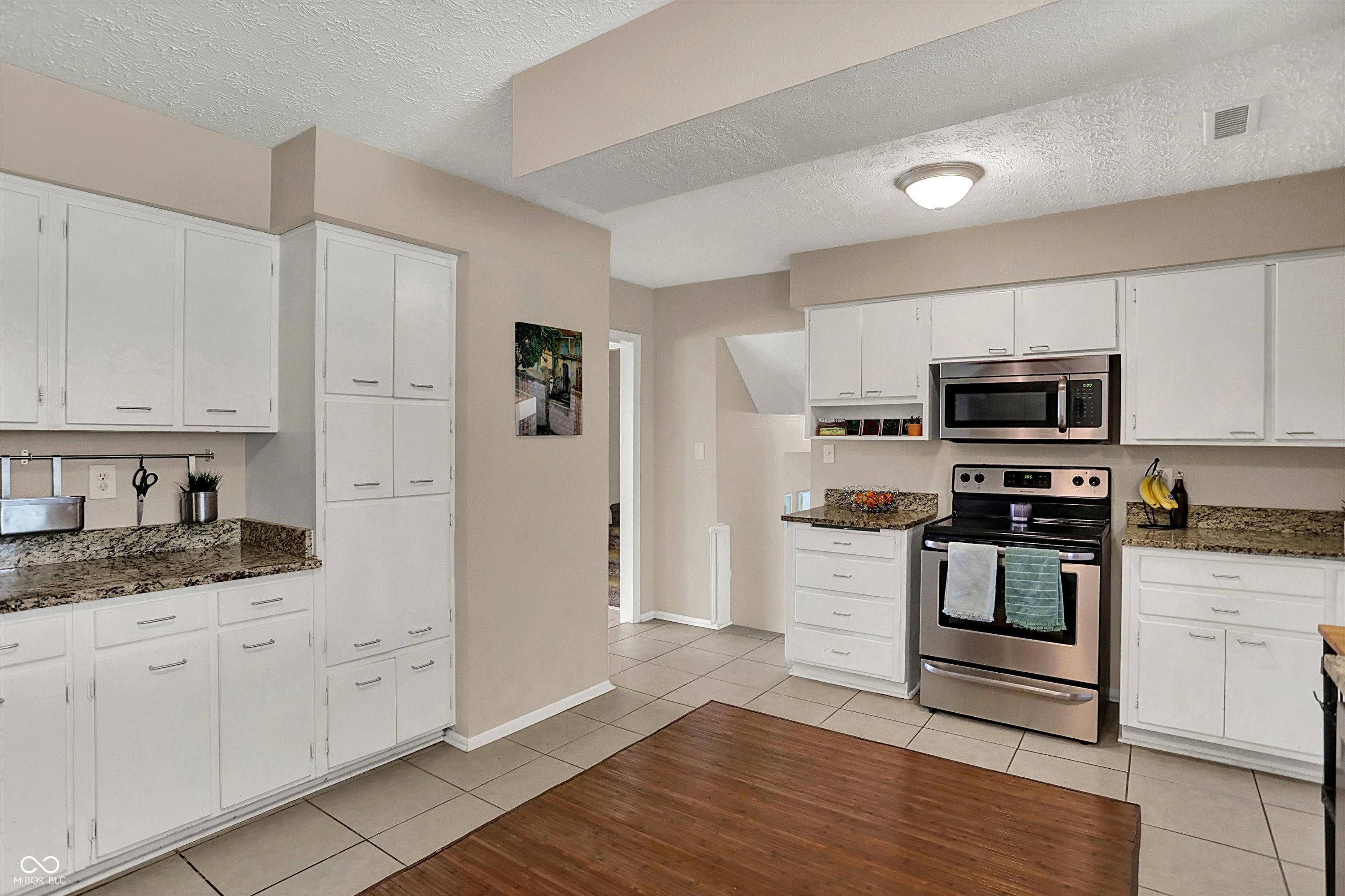 4260 Springwood Trail