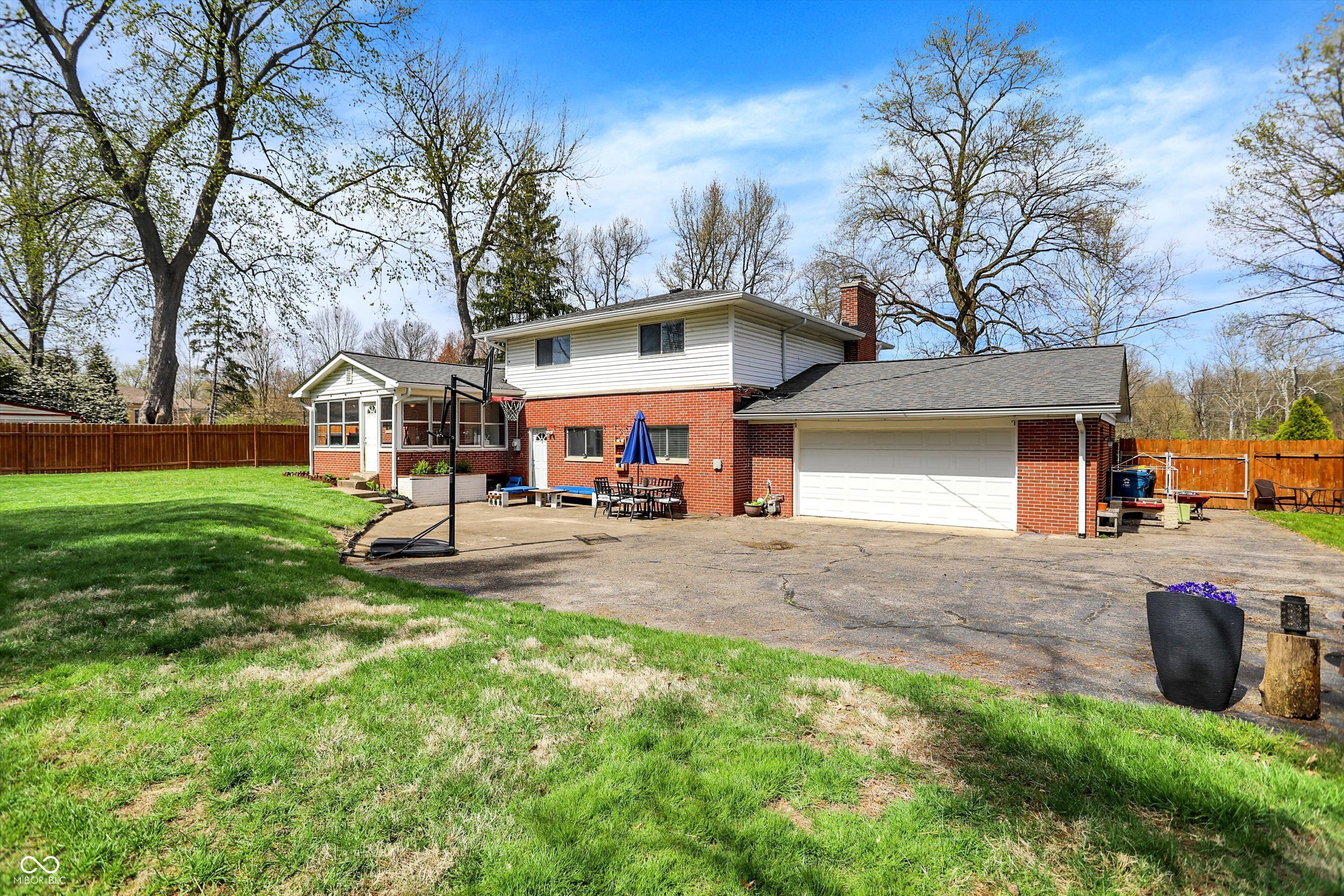 4260 Springwood Trail