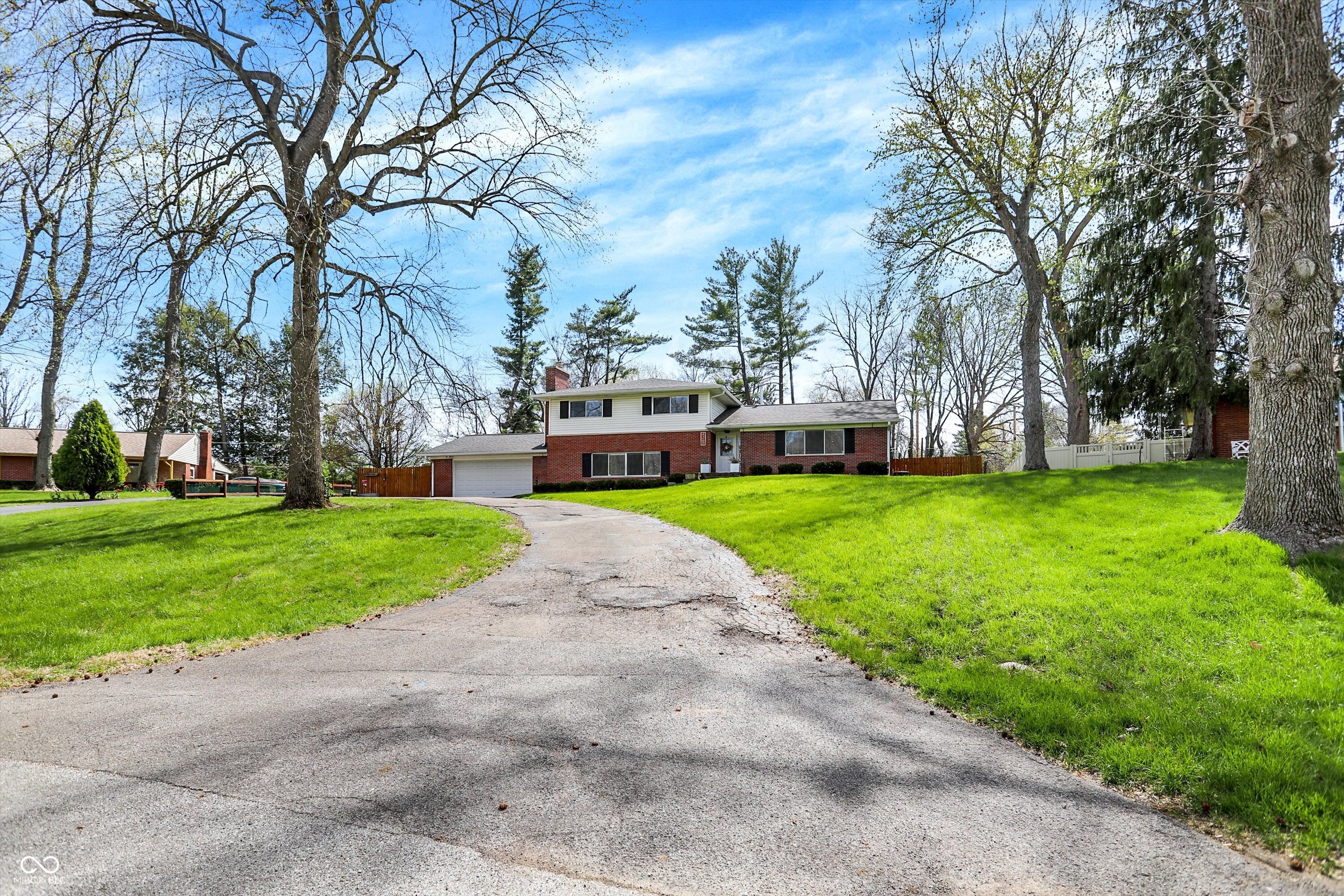 4260 Springwood Trail