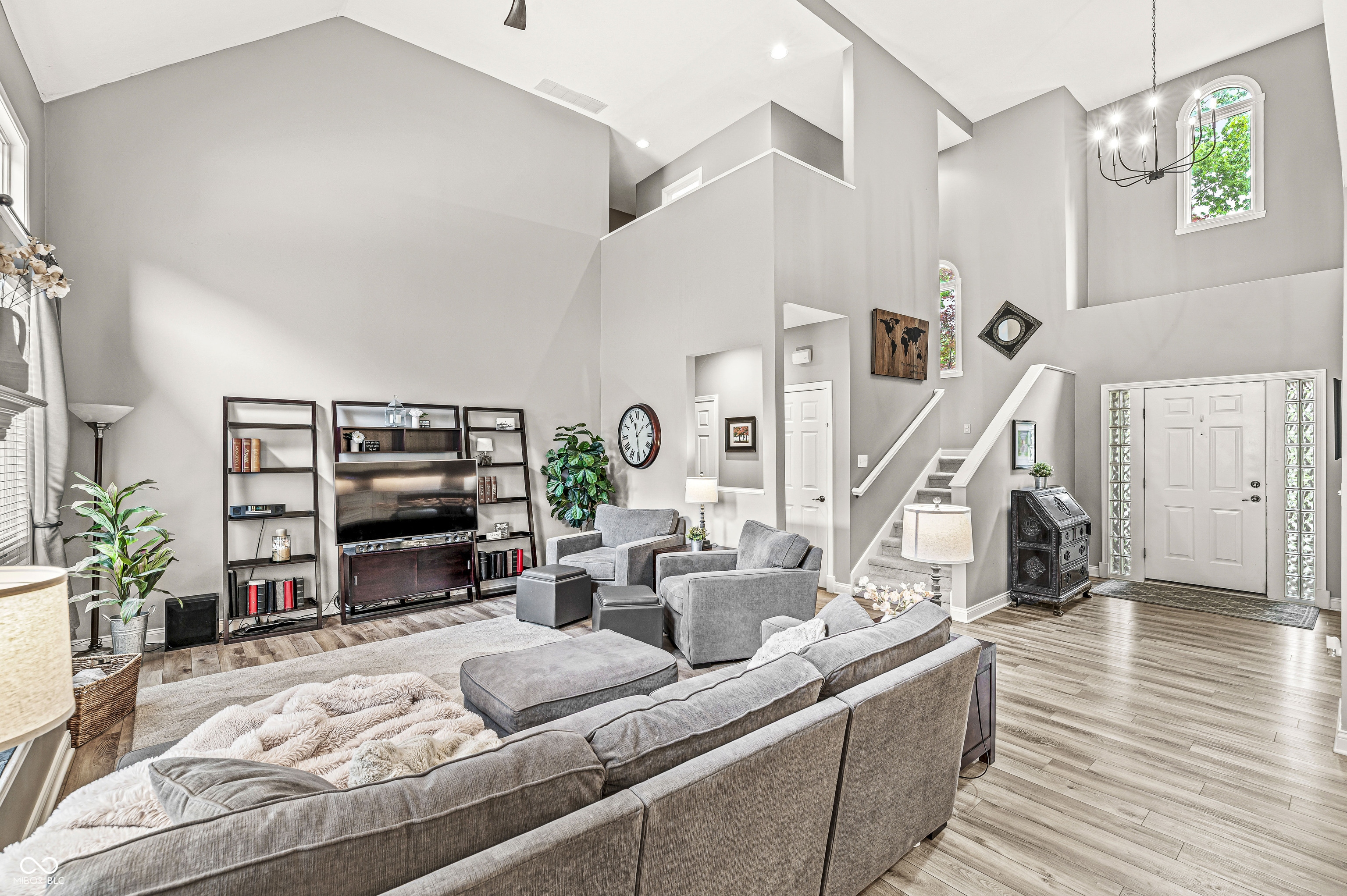 10697 Woodmont Lane