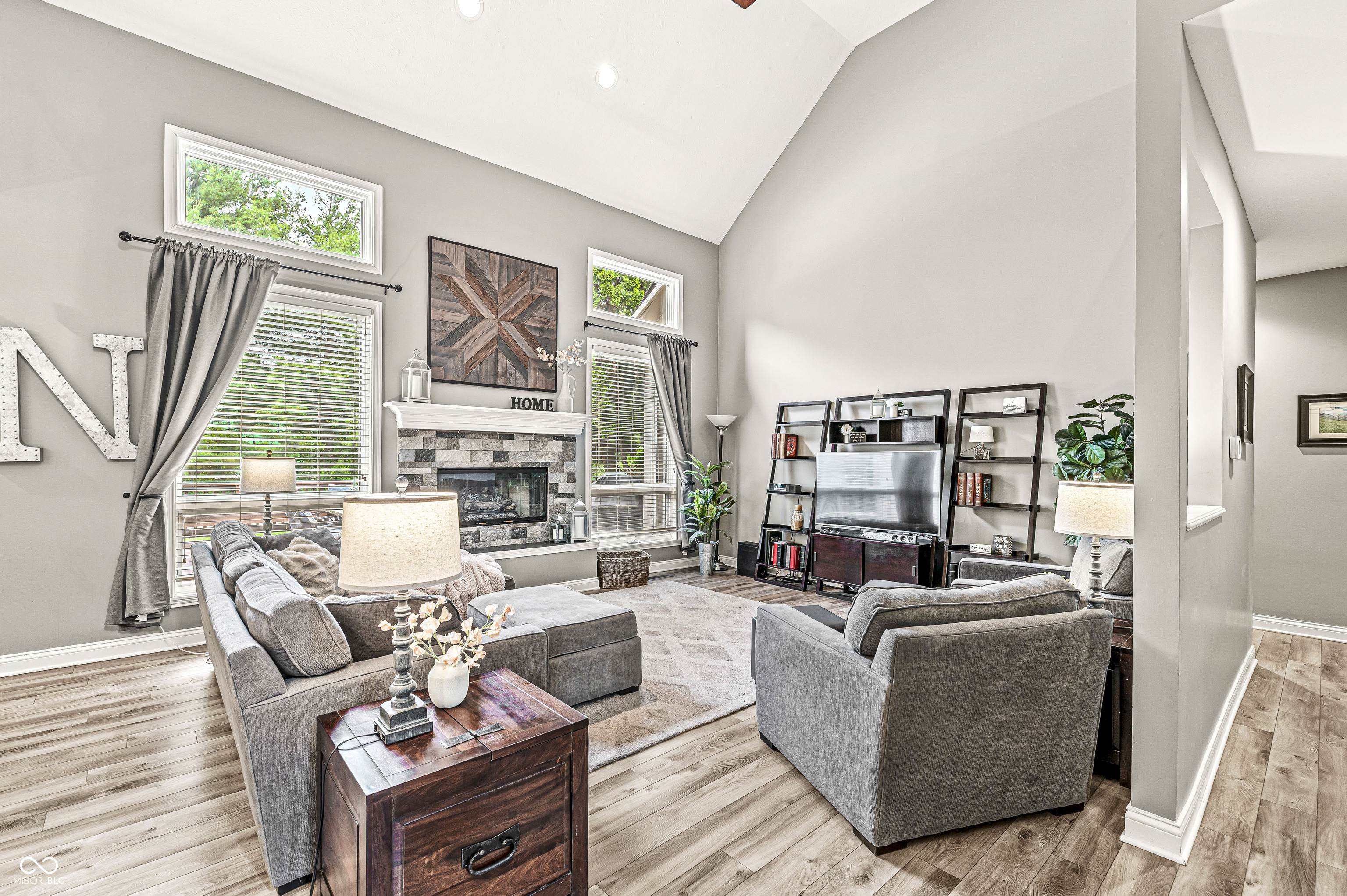 10697 Woodmont Lane