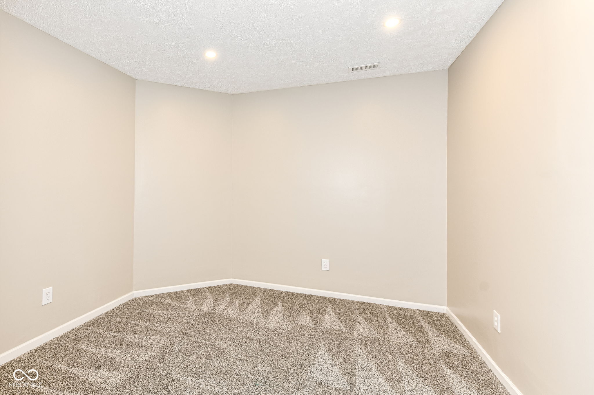 6160 Hardwick Drive
