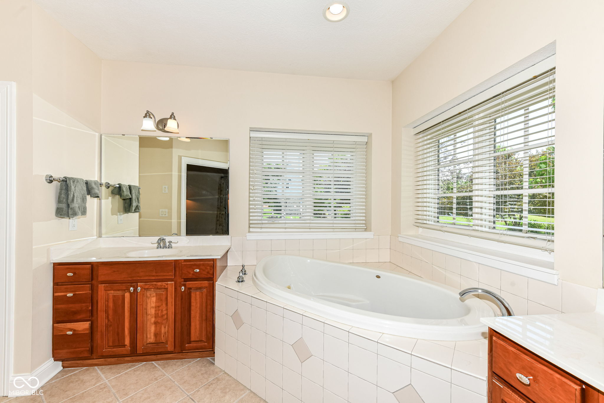 10005 Southwind Drive