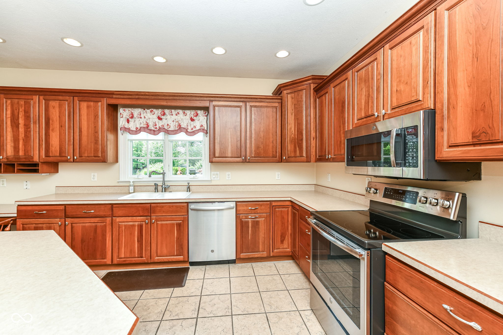 10005 Southwind Drive