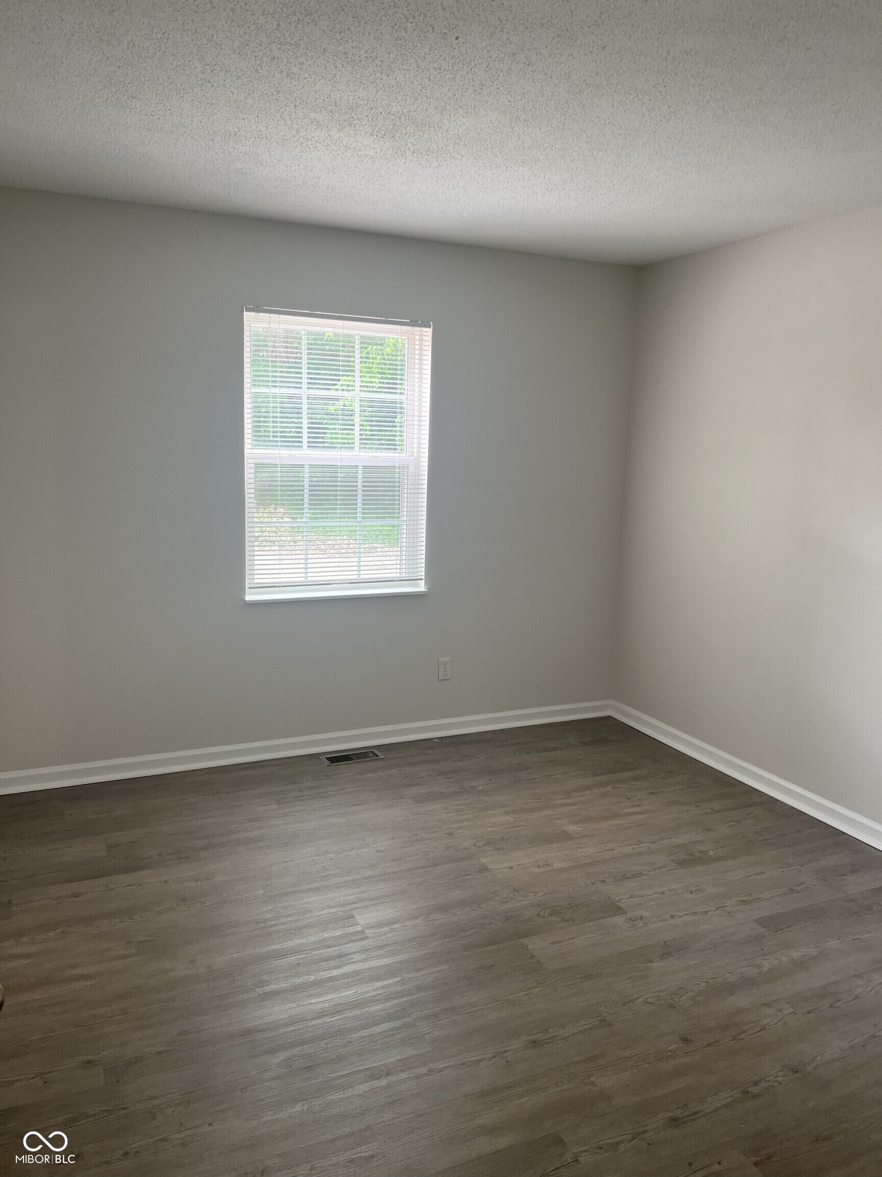 421 Lark Court