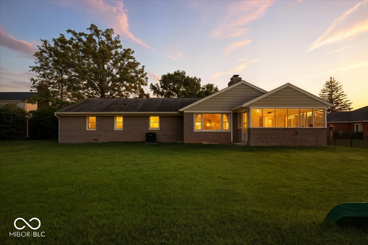 5850 E 54th Place